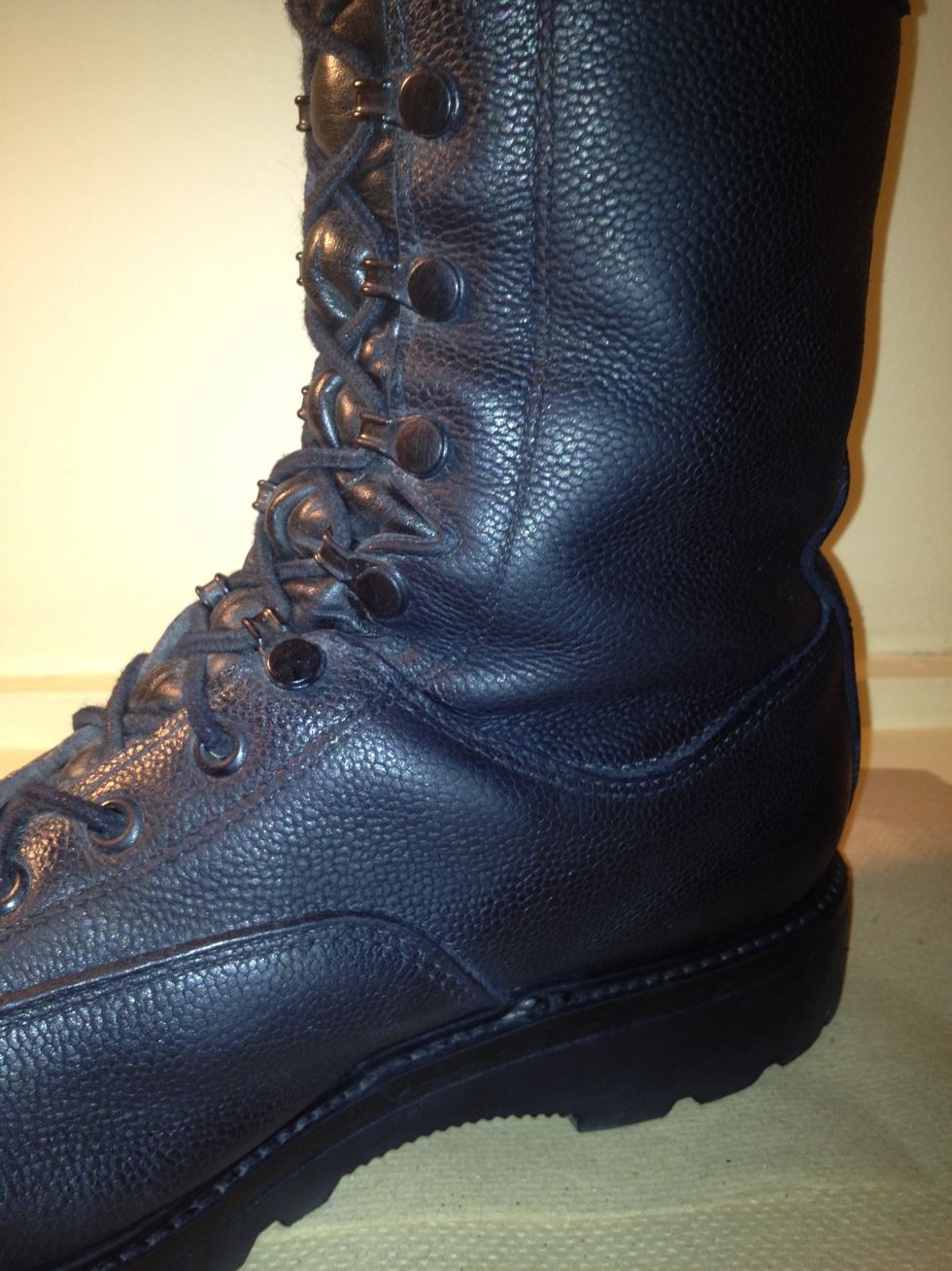 How to polish combat boots - B+C Guides