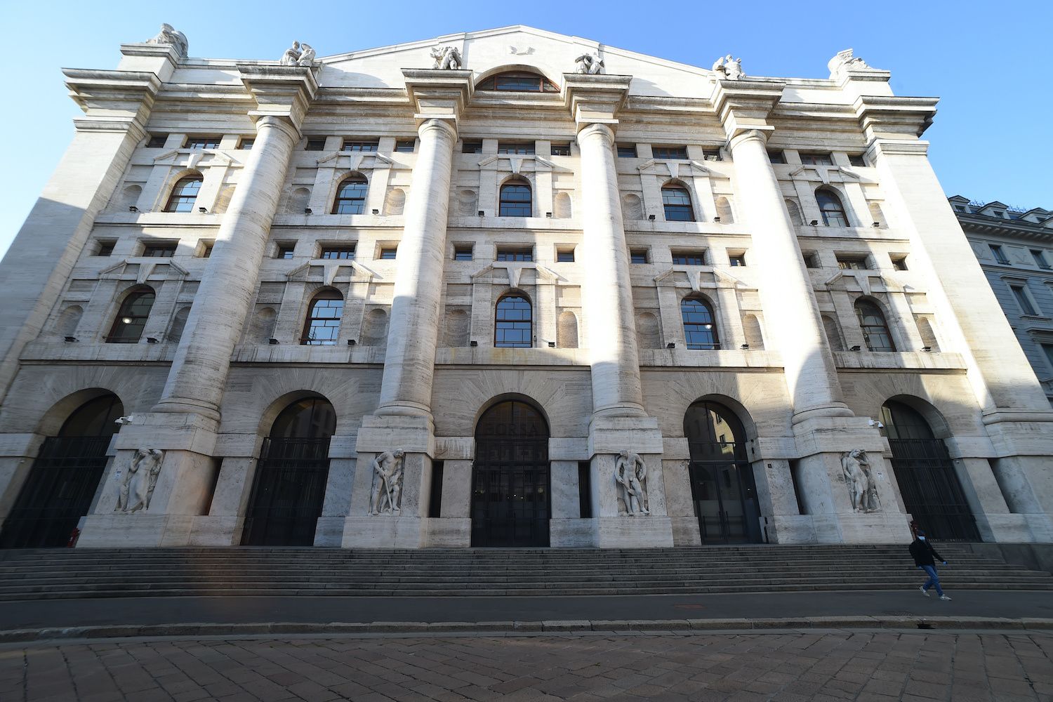 Piazza Affari, zampata francese assieme a Cdp