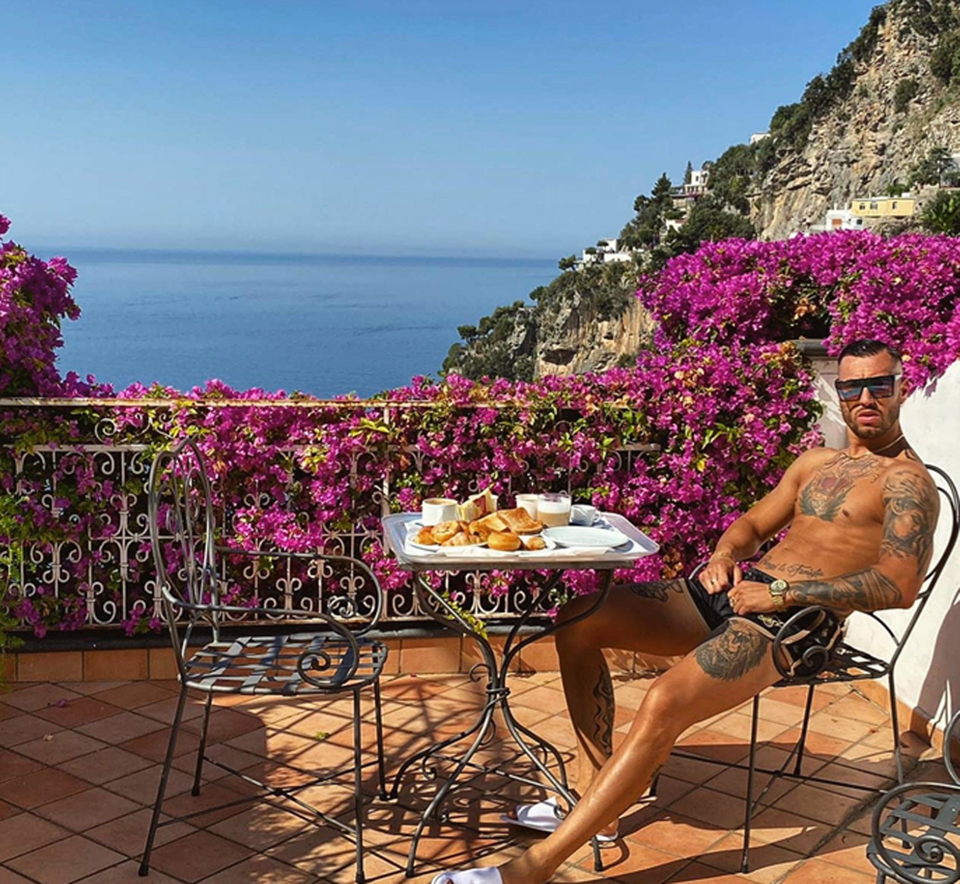 I grillini volevano abolire la povertà invece hanno arricchito i truffatori