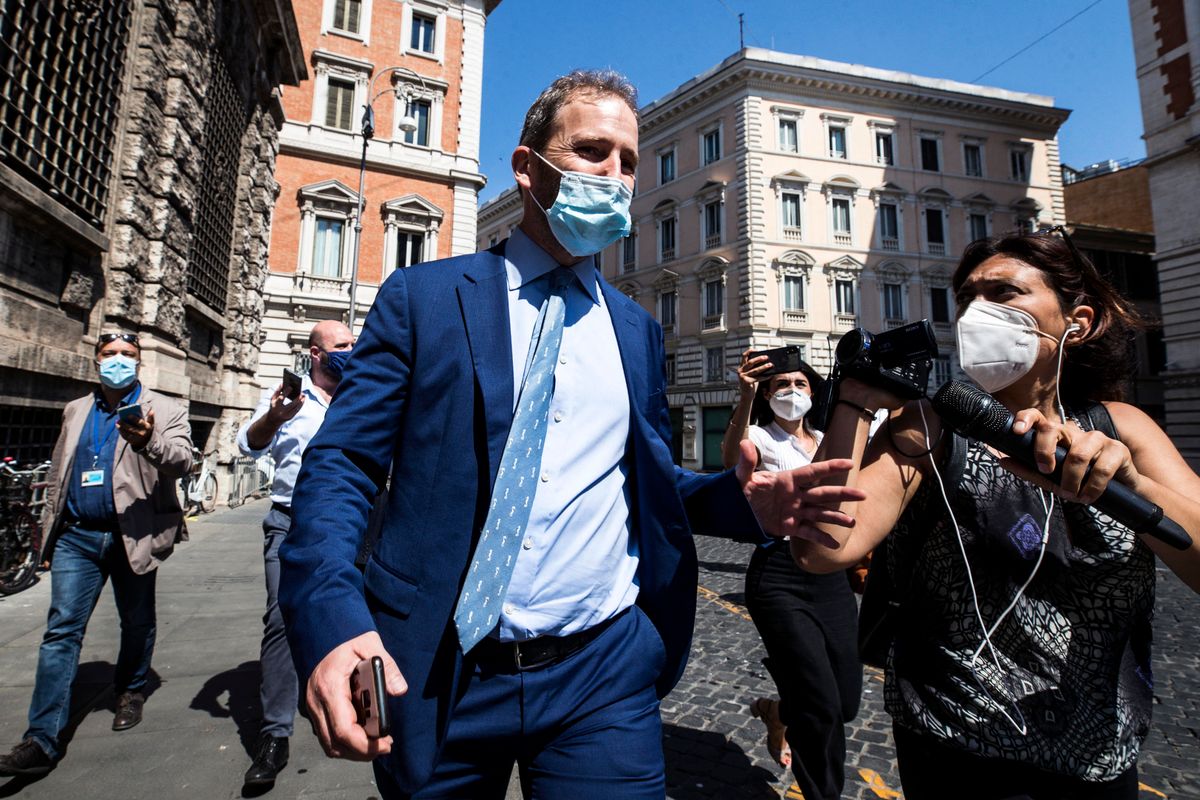 «Prima Casaleggio cambia le regole. Poi accusa i ribelli di essere morosi»