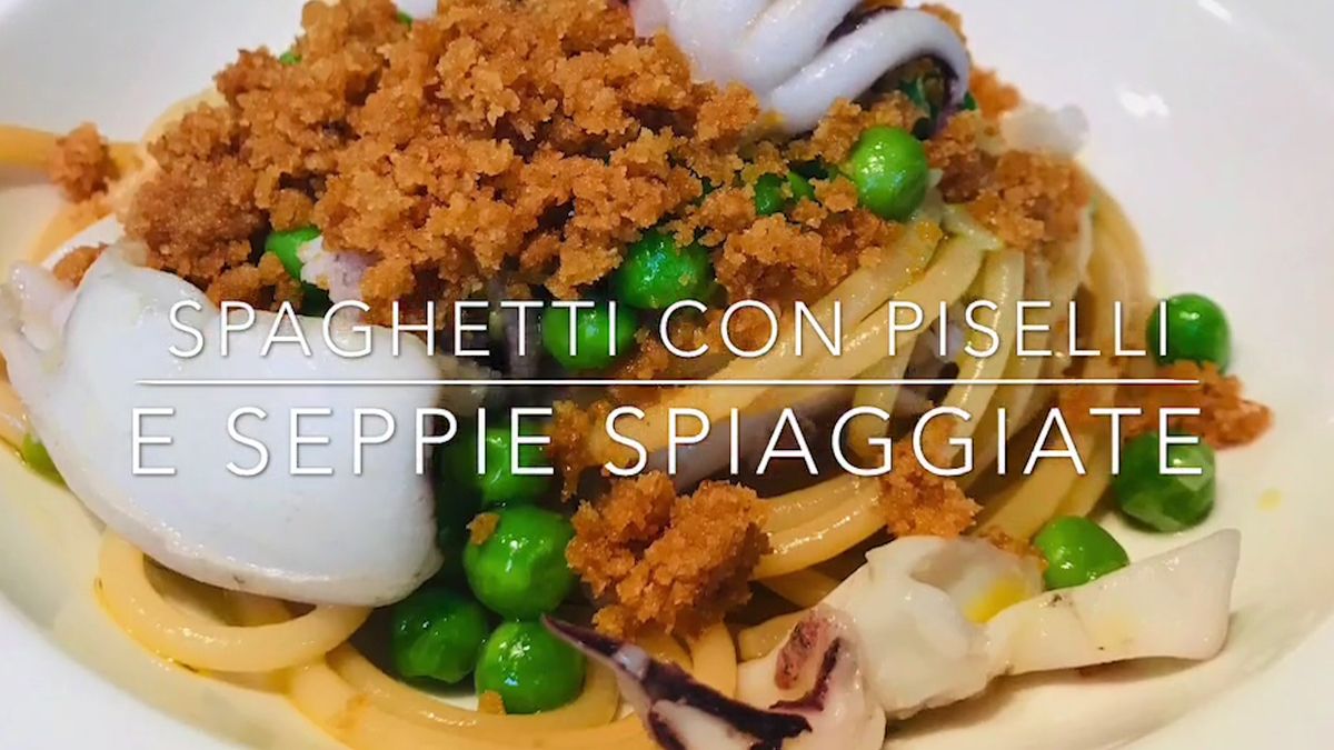 Spaghetti con piselli e seppie spiaggiate