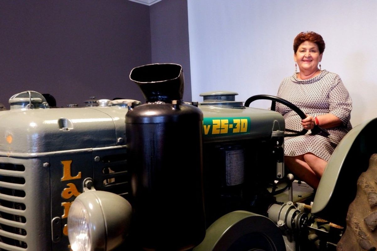 Bellanova sul trattore loda i suoi flop