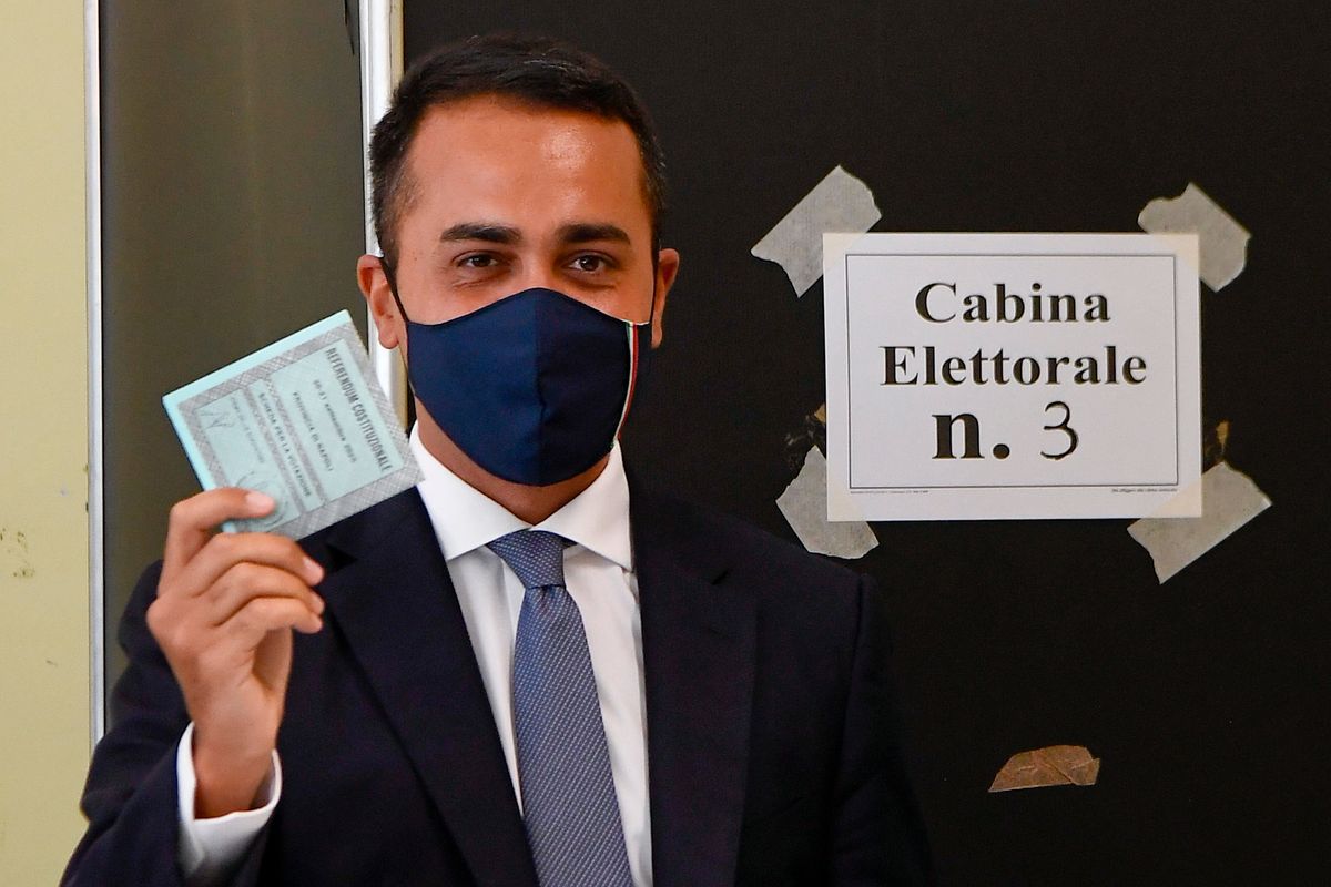 Di Maio festeggia il referendum per nascondere il tracollo nelle Regioni