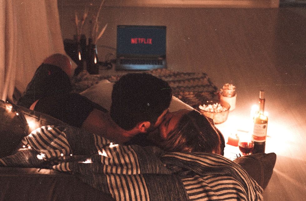 10 Ideas For A Cozy Date Night In When It's Just Too Chilly To Go Outside