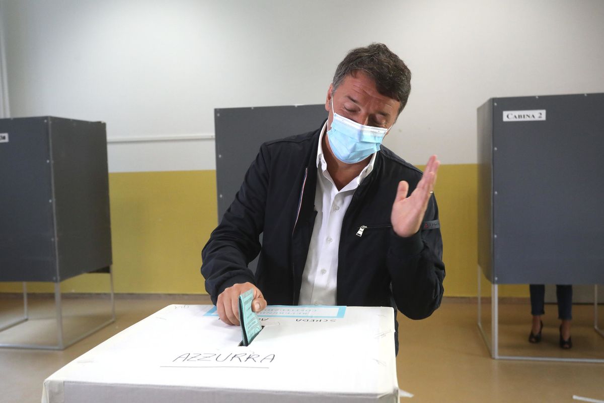 Italia viva si spappola nelle urne. Eppure il Bullo fa finta di aver vinto