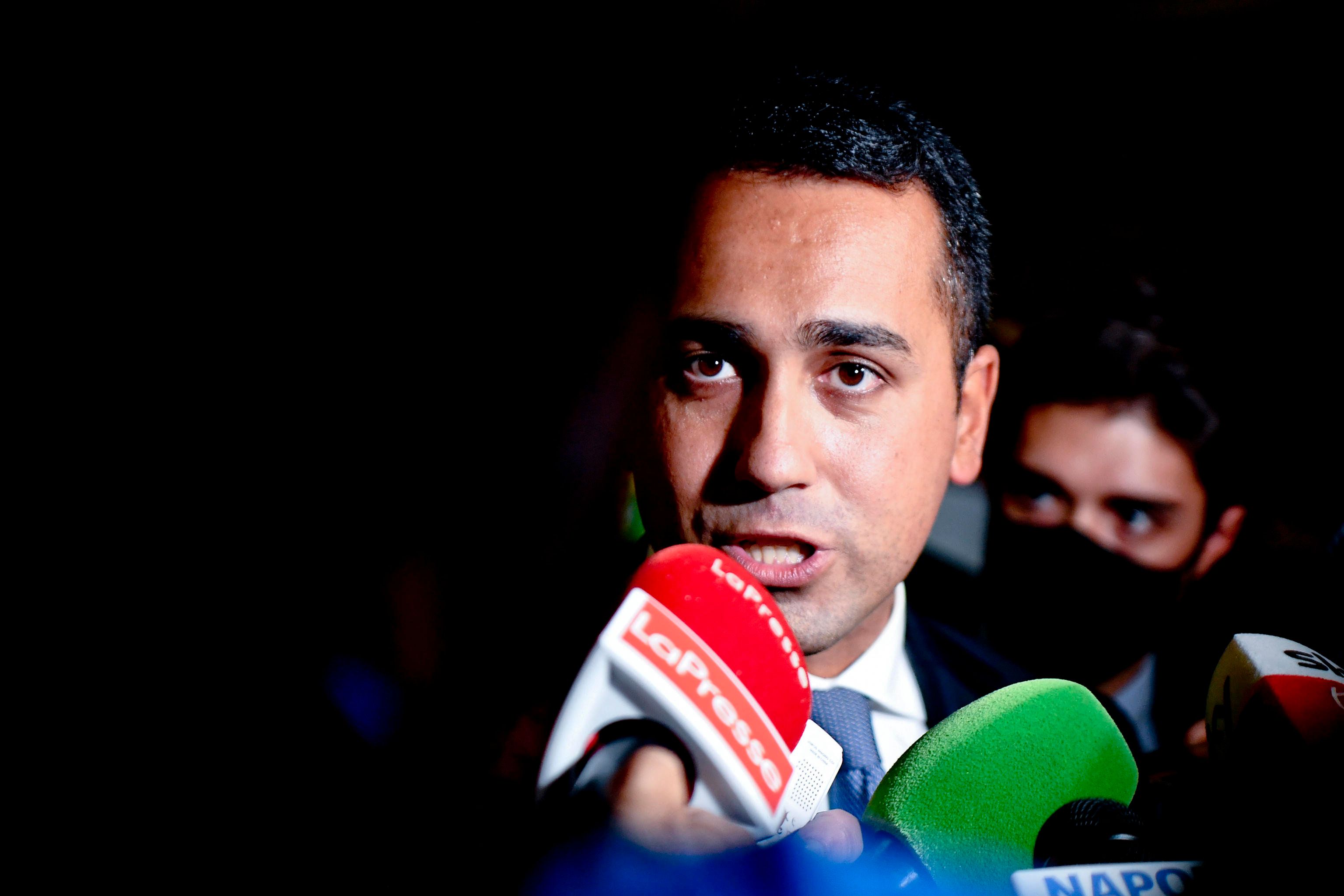 Resa dei conti nel M5s. Dibba contro Di Maio e Crimi sceglie la fuga