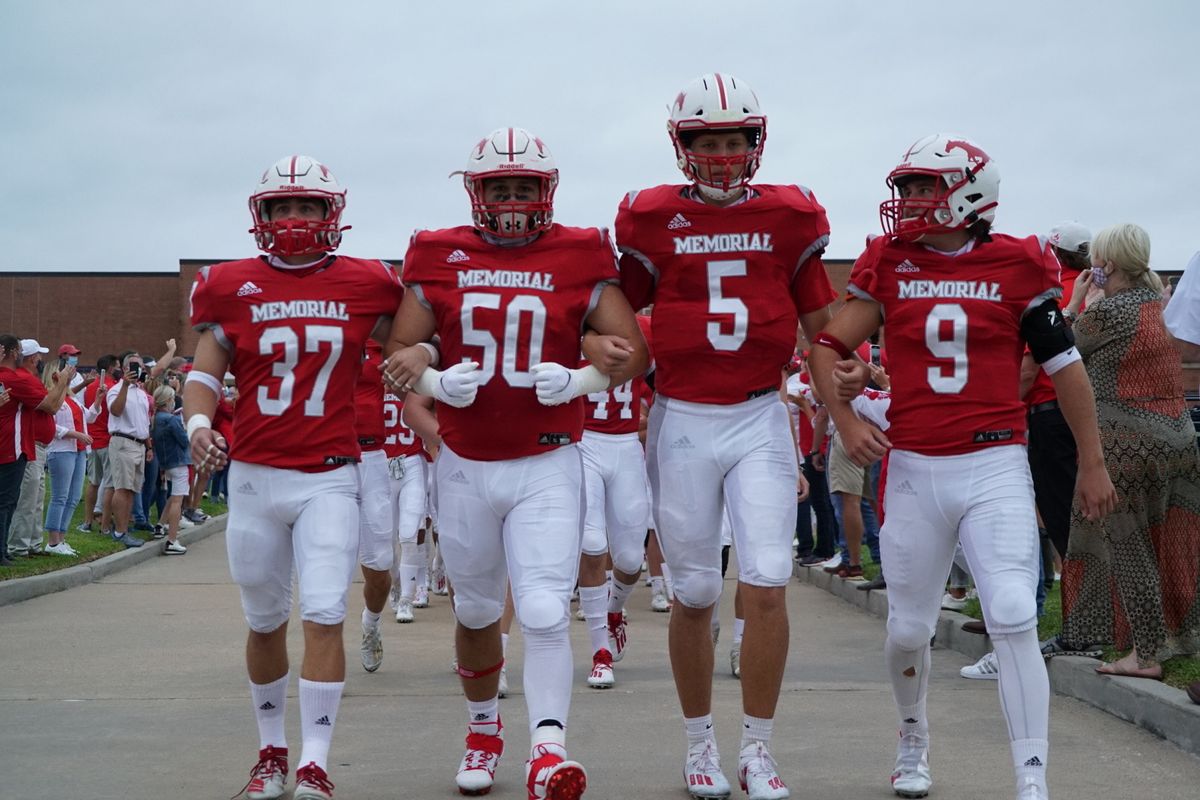 Zahn carries Memorial past Seven Lakes in opener, 20-15