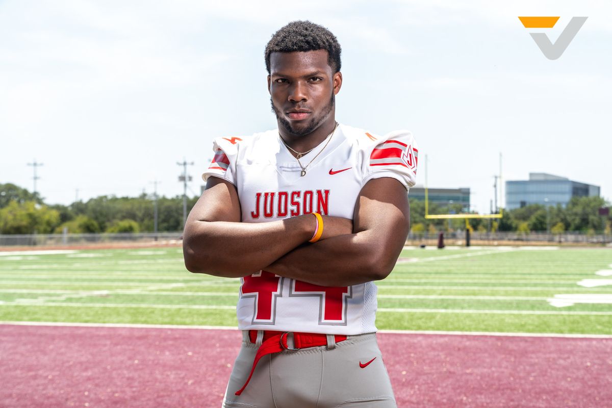 Football's Back: San Antonio Is Ready For 27-6A Action