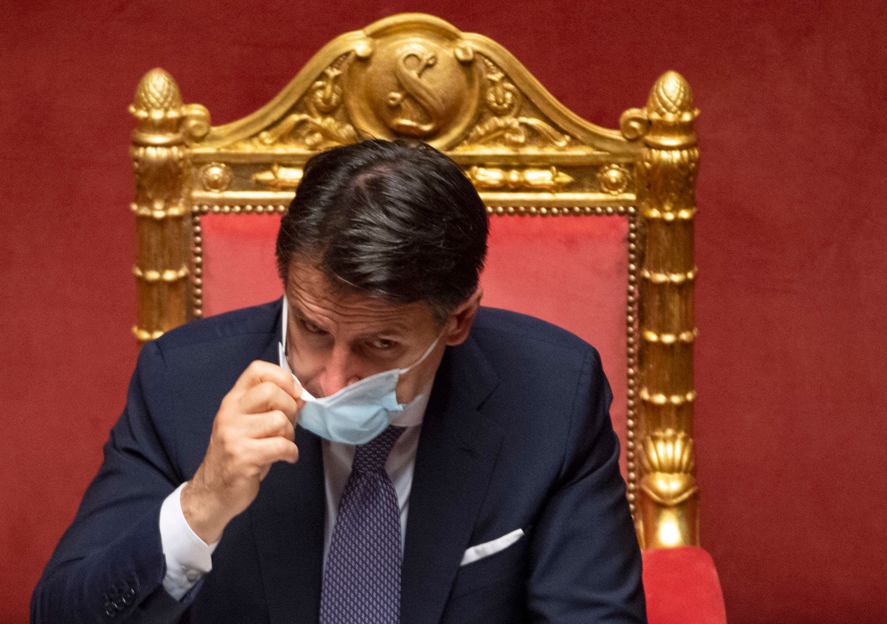 Conte in Senato dice no al lockdown mentre prepara la prossima stretta