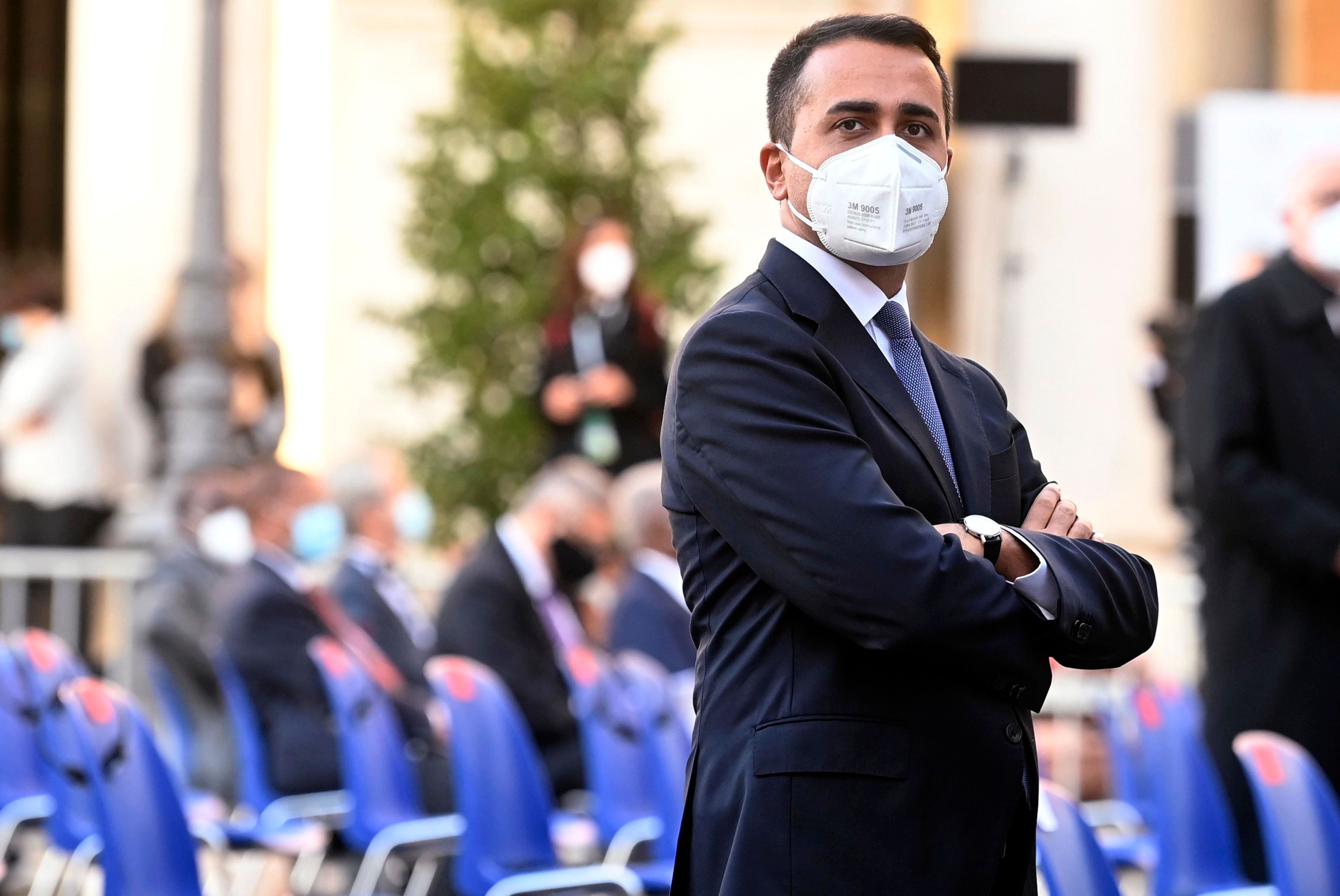 I giallorossi s’azzuffano sul Mes. E in Europa il M5s vota con la Lega