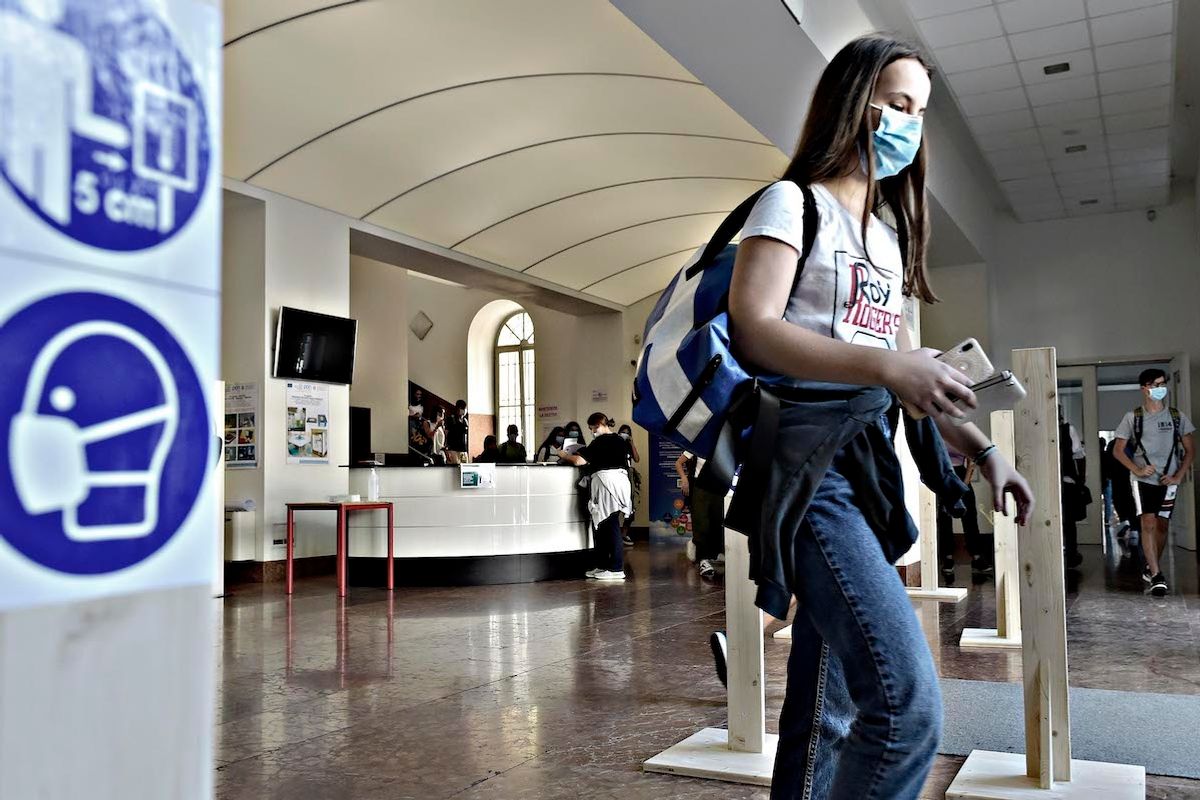 I nostri figli vengono marchiati come degli untori da «sorvegliare»