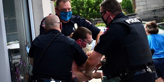 Far-Right 'Boogaloo' Activist Charged With Rioting In Minneapolis - Vimarsana News