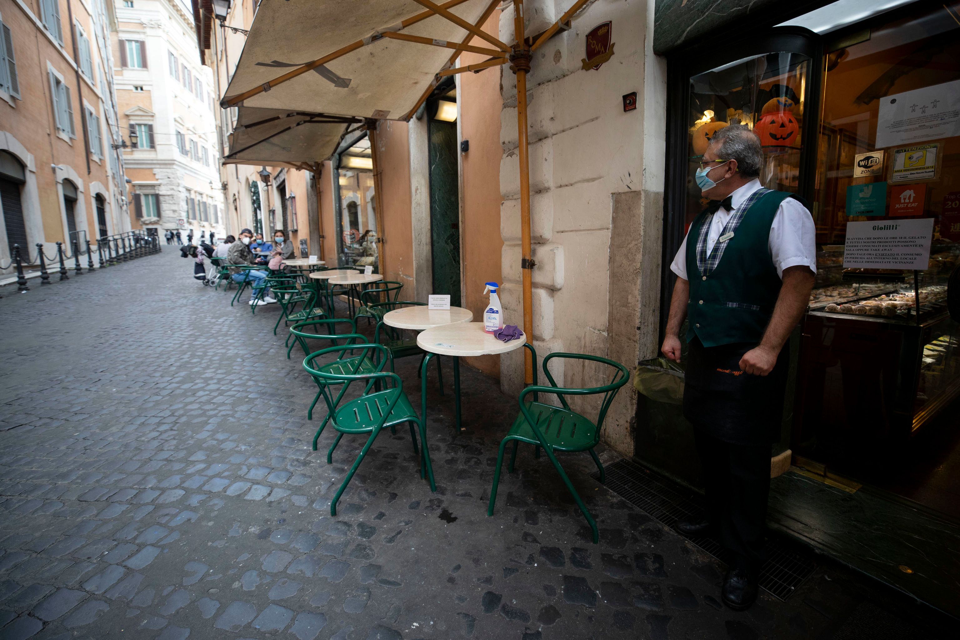 Così Conte uccide il Paese (aspettando babbo Natale)