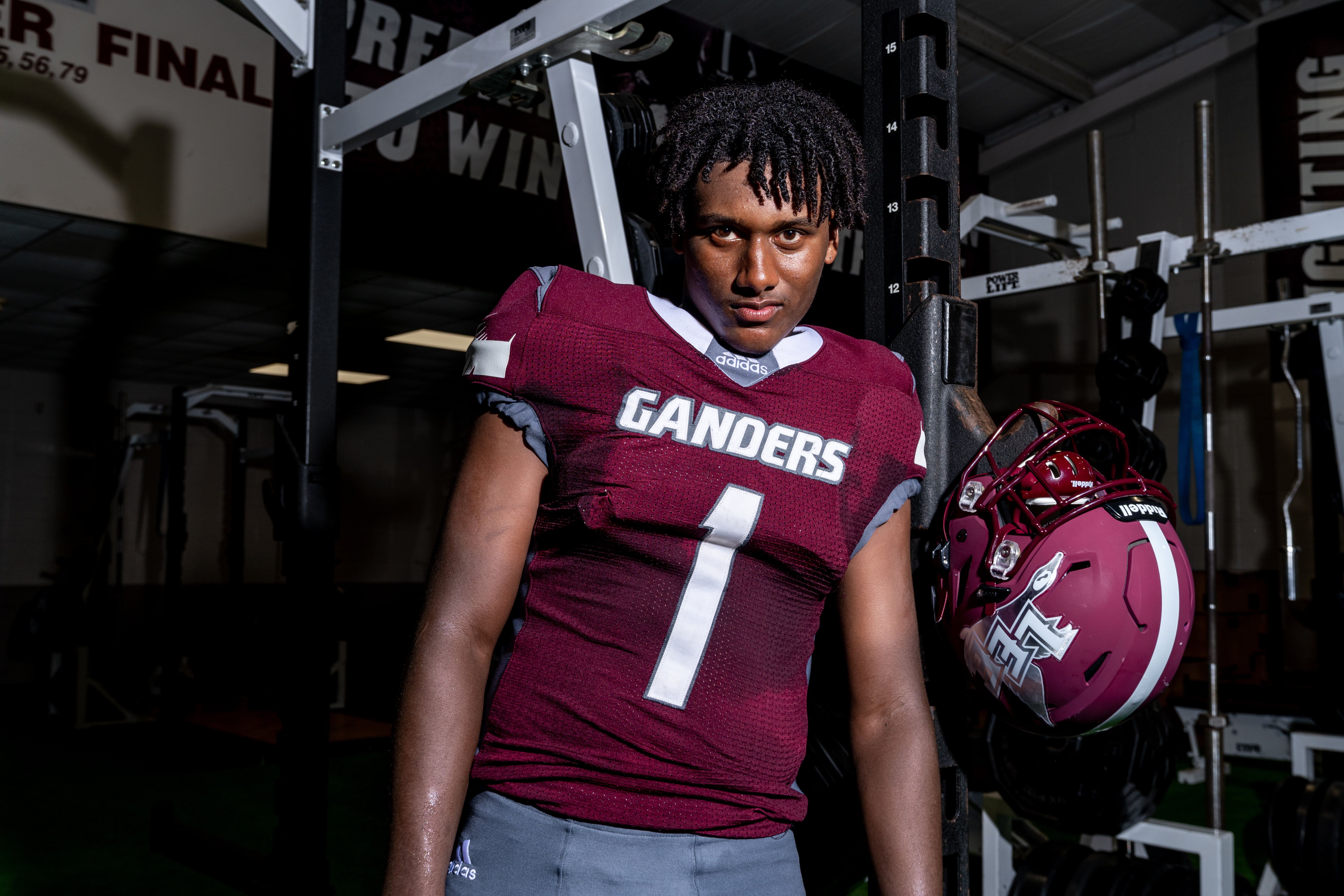 VYPE CAMPUS CLIPS: Lee flies past Goose Creek-Memorial