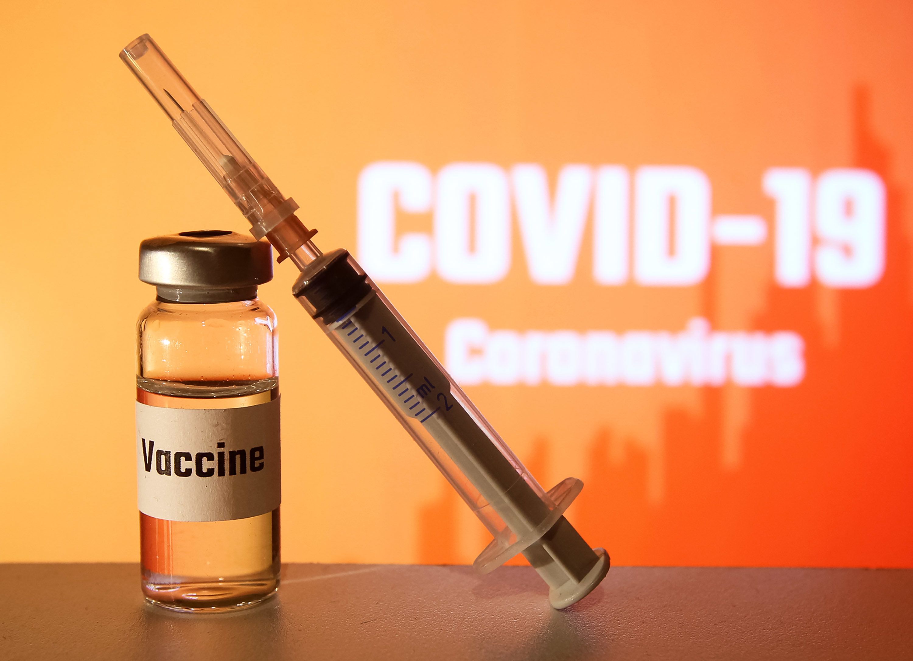 La Commissione Ue lo ammette: il vaccino è un vero affare