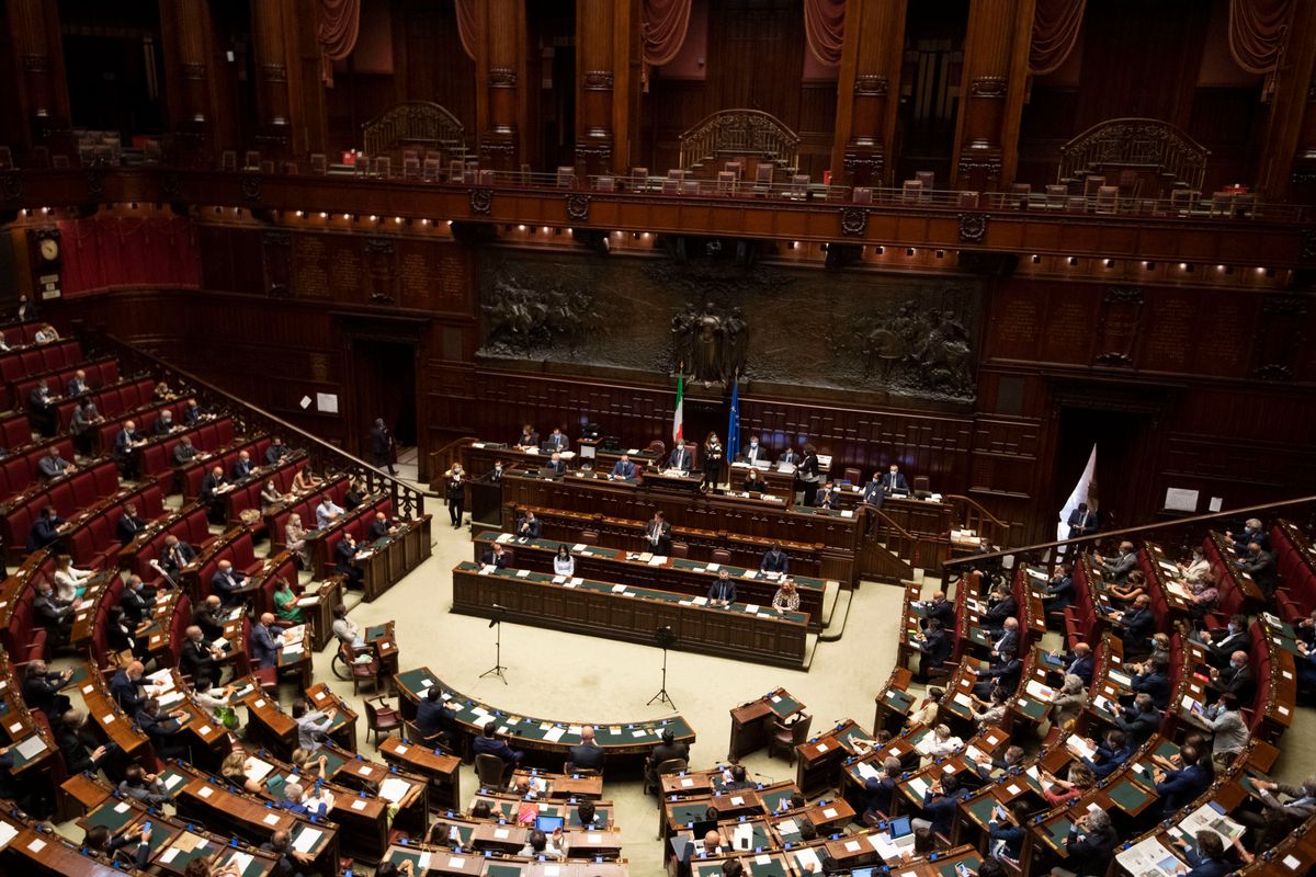 «Mentre il popolo ha fame, oggi in Aula la sinistra pensa all’omotransfobia»