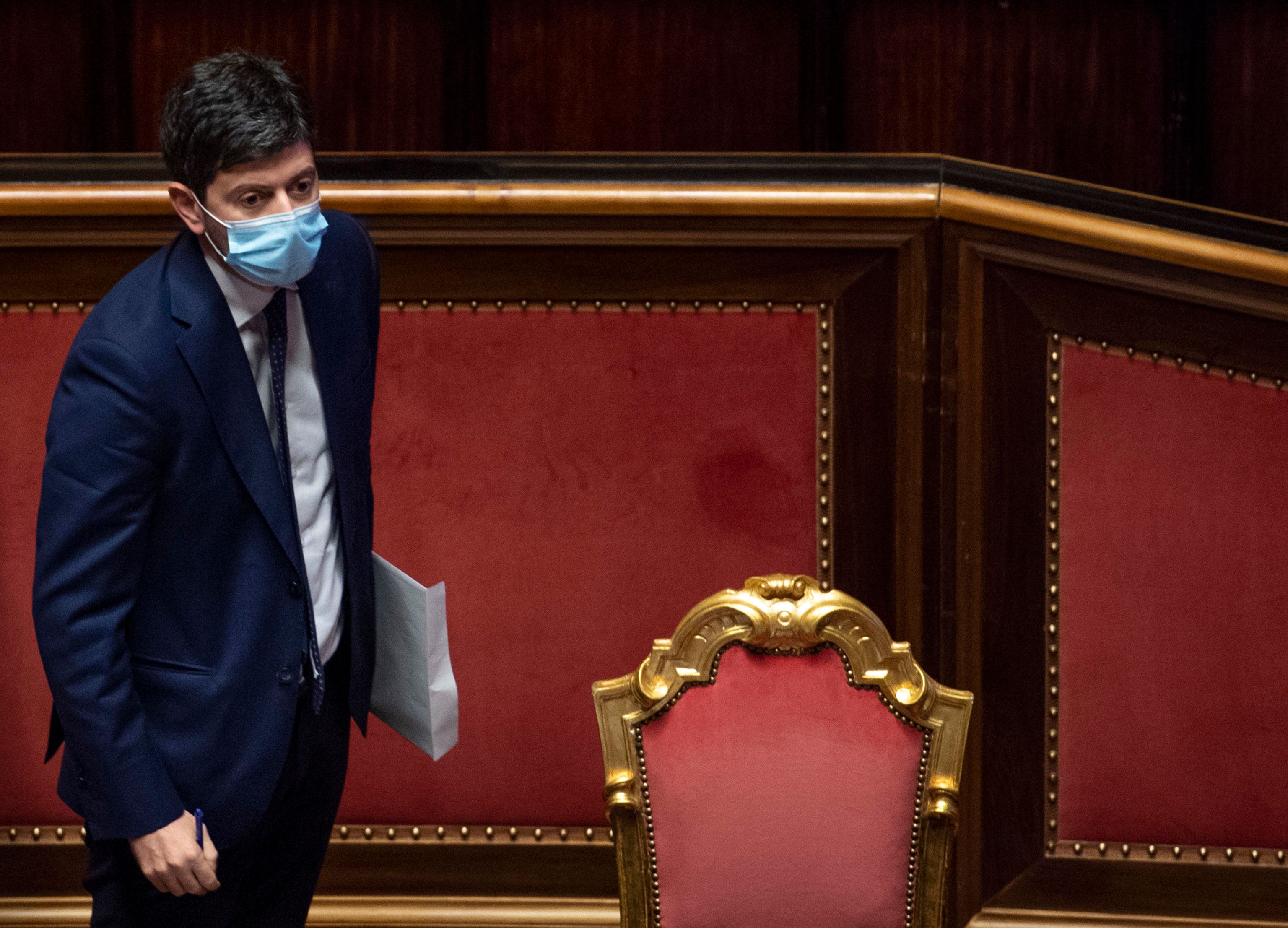 Speranza in ansia rincorre gli esperti. E la maggioranza studia nuovi divieti