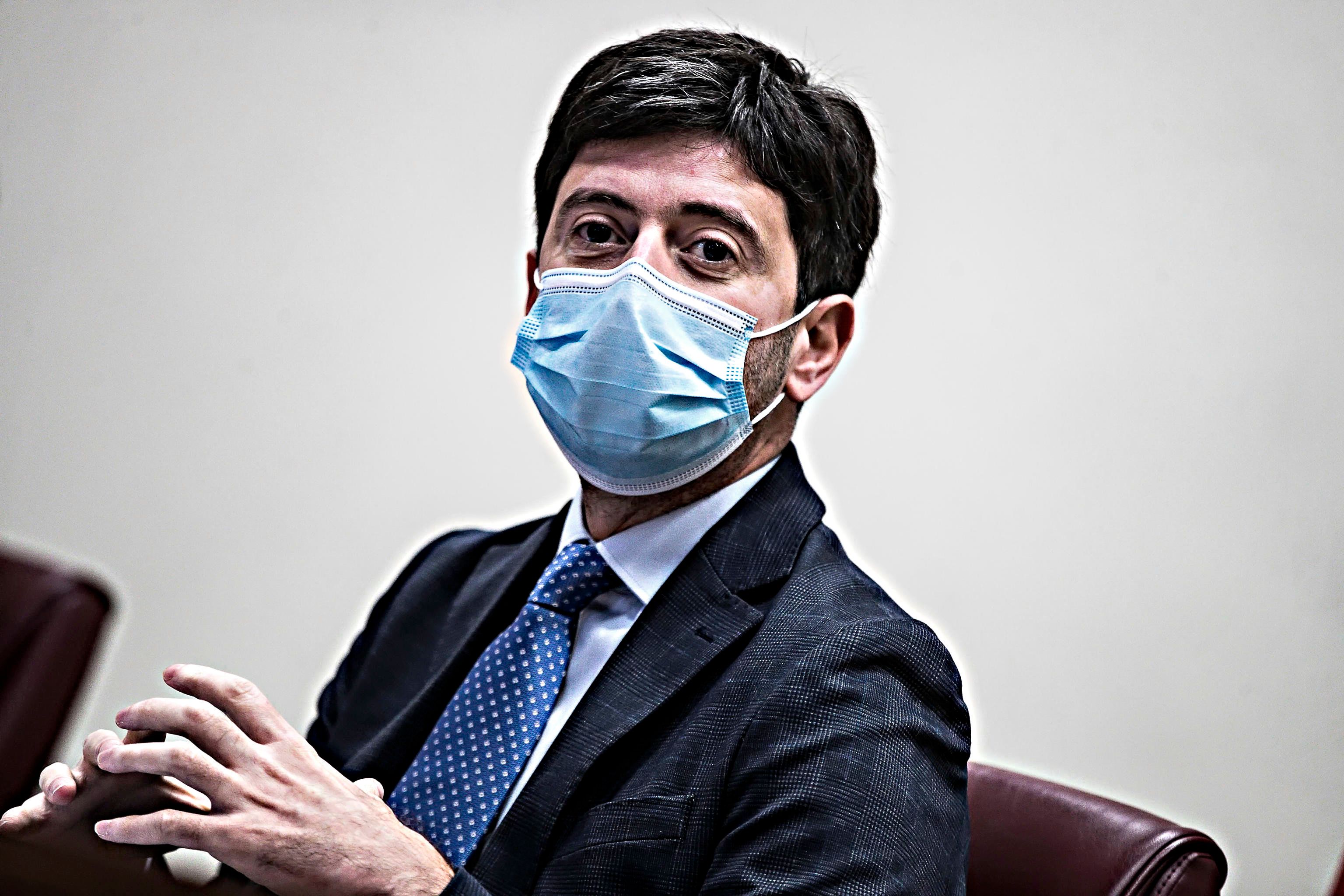 Il governo ci fa spiare in casa