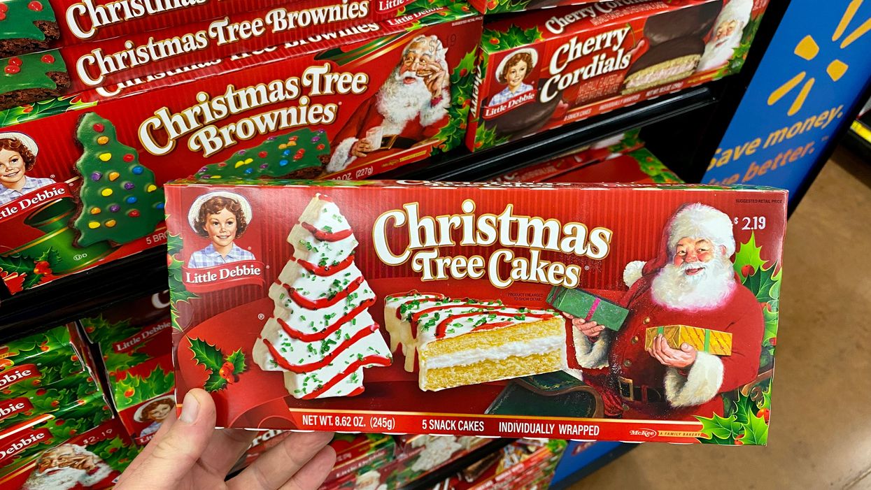 15 tweets anyone who loves Little Debbie Christmas Tree Cakes can relate to