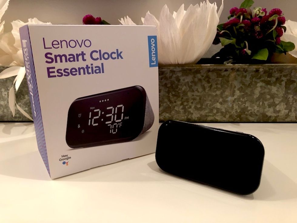 Lenovo Smart Clock Essential Review: Retro charm, plus Google - Gearbrain
