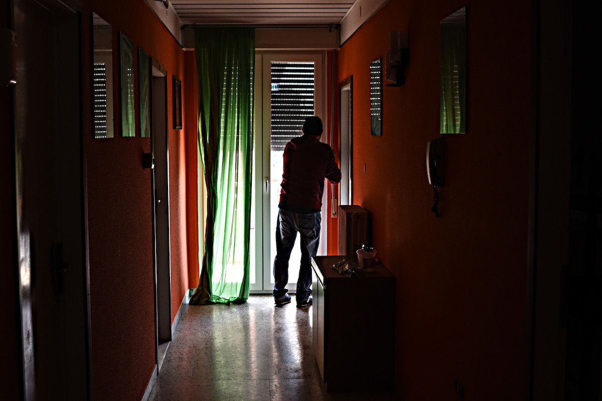 De Luca chiude le scuole e sfida Roma. La Azzolina prepara il contrattacco