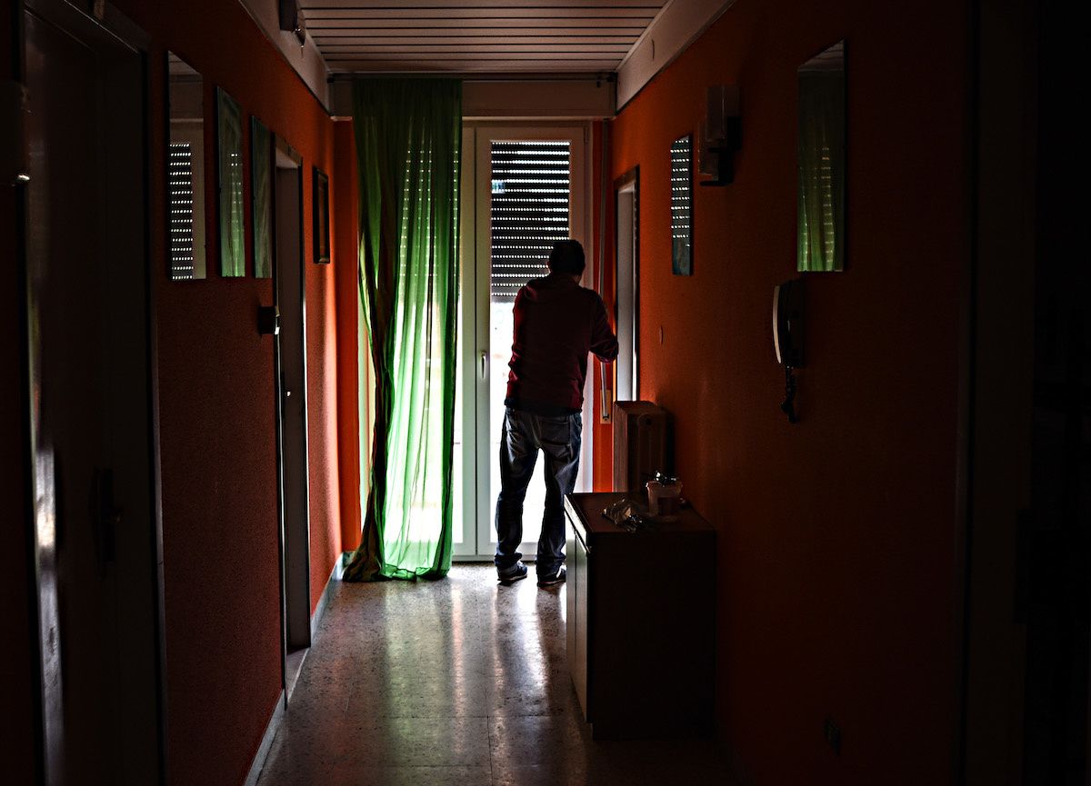 De Luca chiude le scuole e sfida Roma. La Azzolina prepara il contrattacco