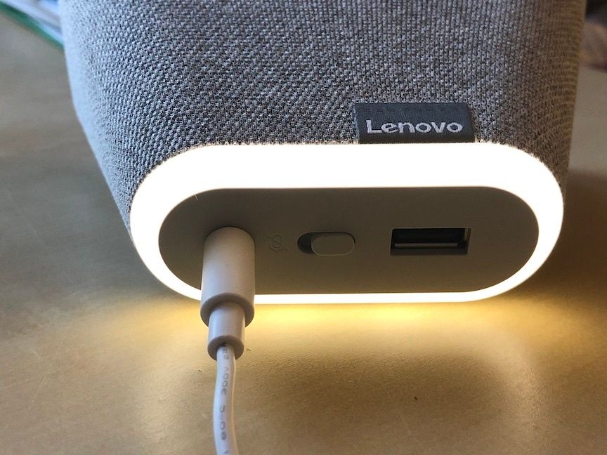 lenovo smart clock vs home hub