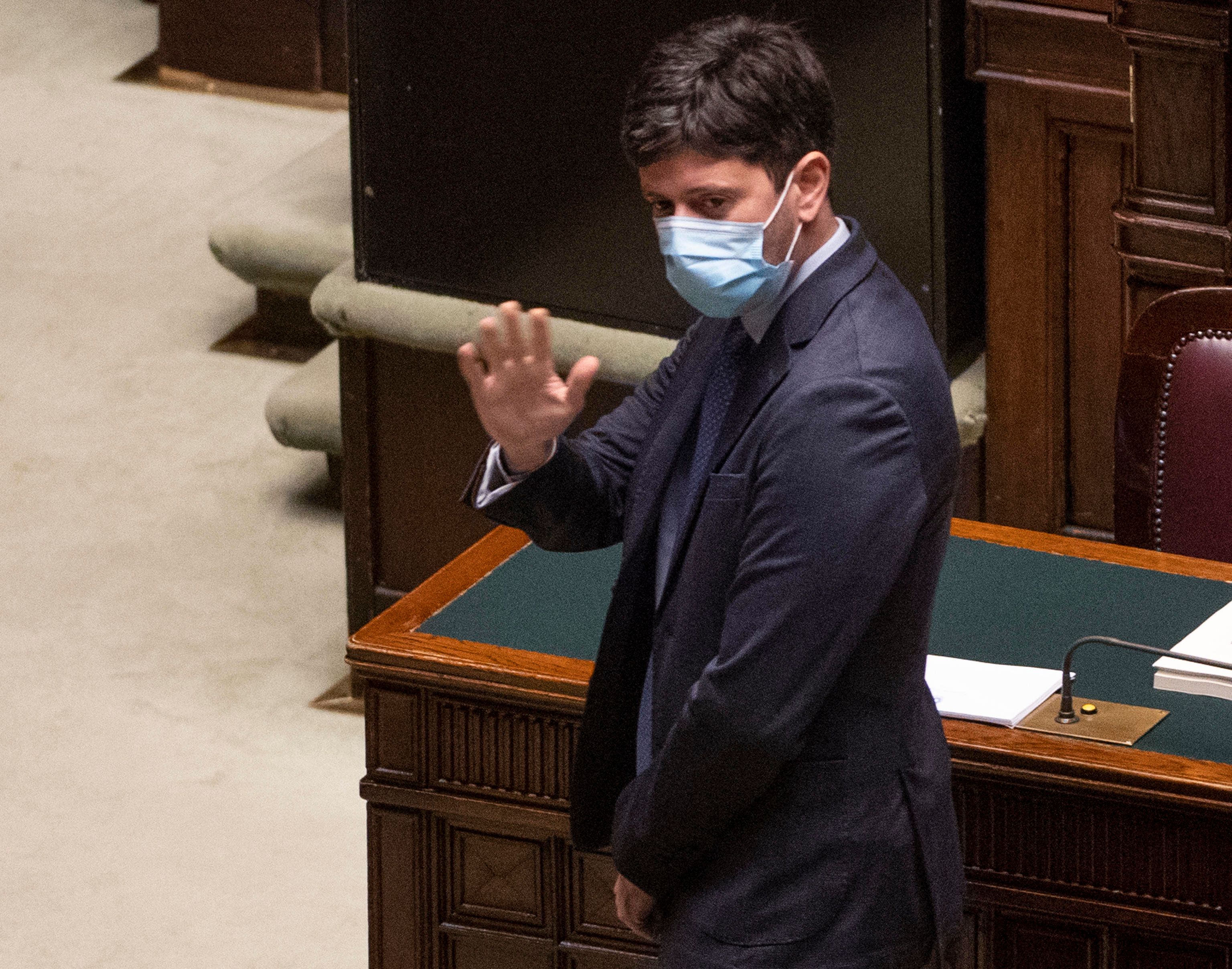 Speranza scrive «Perché guariremo». Più che lo Strega vincerà lo Stregone