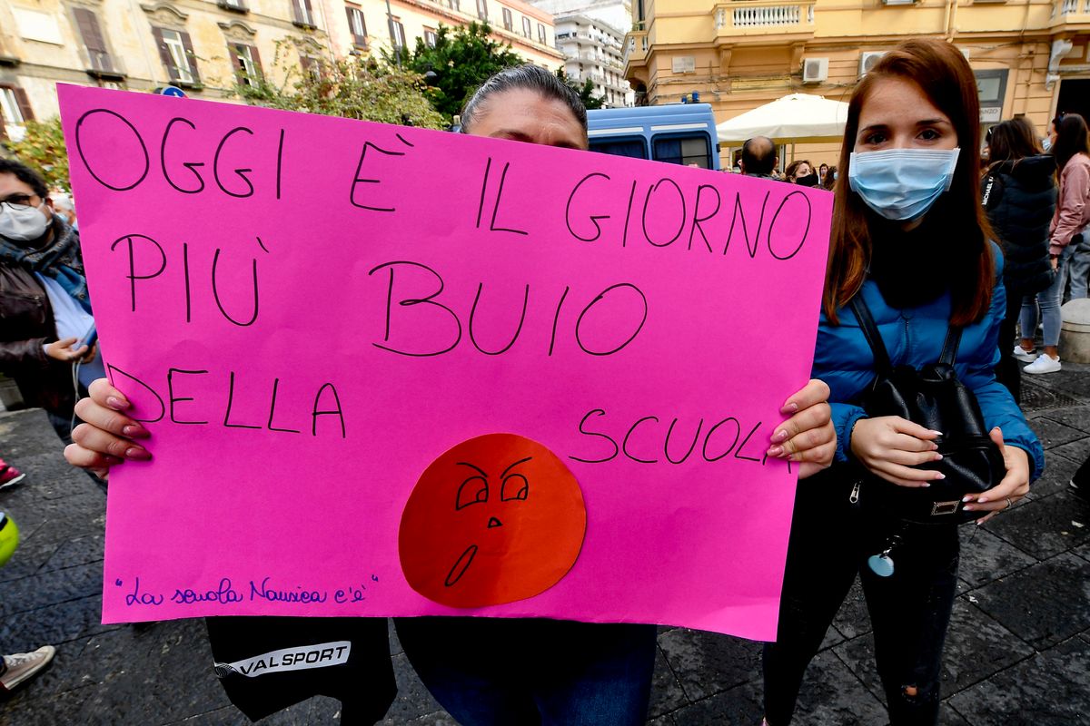 Le scuole nel caos a rischio chiusura fanno volare gli stracci tra gli alleati