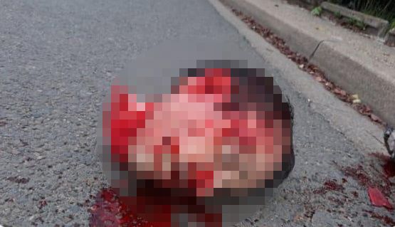 La censura vieta la  foto della testa tagliata. Non nasconderà il martirio del prof Paty