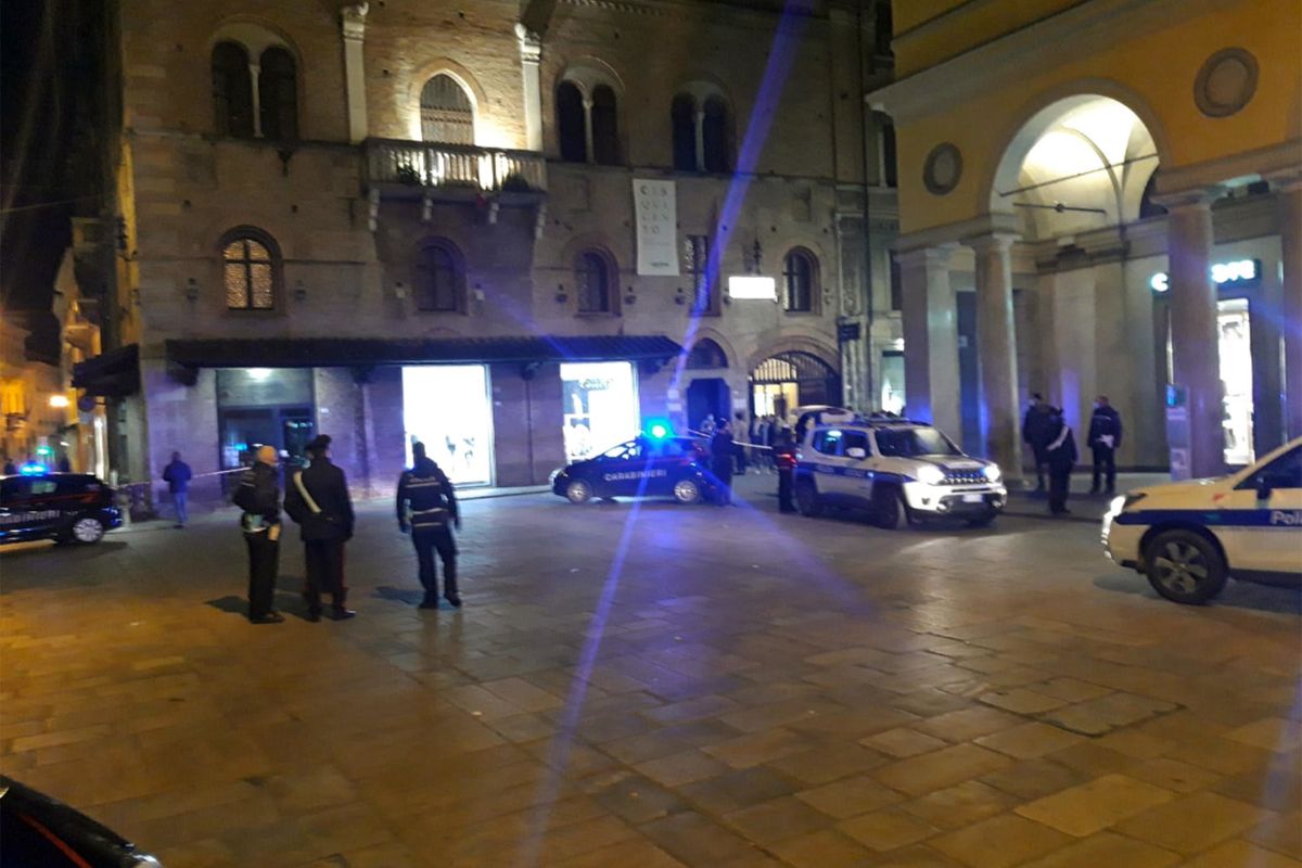 La sparatoria di Reggio Emilia non può essere la scusa per stracciare il porto d’armi