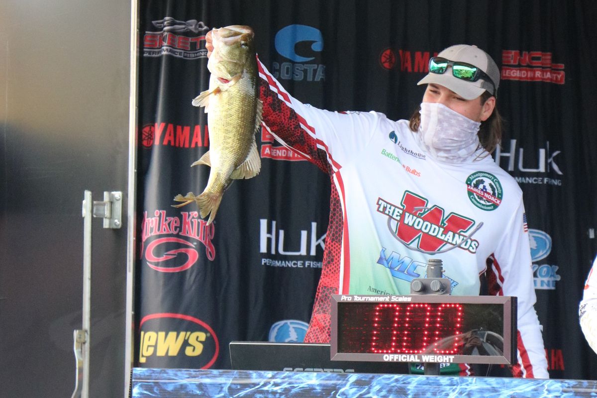 VYPE U: Hookin in the Year