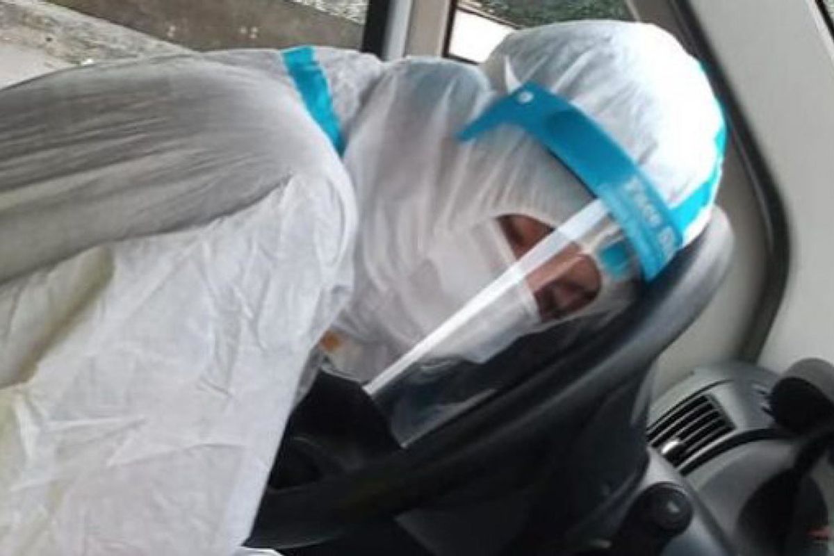 Dottori in lacrime e cronache di trincea. È una piaga anche la retorica del Covid