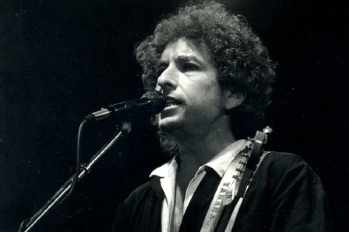 Bob Dylan's newly discovered  lost letters from the 1970's reveal his views on anti-Semitism