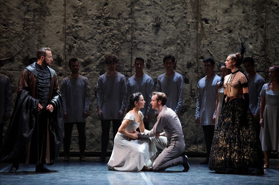 Tamara Rojo, in a white dance dress, and James Streeter, wearing a gray shirt and pants, face each other and crouch down, holding hands. </p>
<br>
<br>
<a href='http://cabeloslindos.com.br/site/lion-nail-price-in-dubai-34b184'>Lion Nail Price In Dubai</a>,
<a href='http://cabeloslindos.com.br/site/don-miguel-ruiz-wife-34b184'>Don Miguel Ruiz Wife</a>,
<a href='http://cabeloslindos.com.br/site/king-louie-distributors-34b184'>King Louie Distributors</a>,
<a href='http://cabeloslindos.com.br/site/birdie-leigh-silverstein-34b184'>Birdie Leigh Silverstein</a>,
<a href='http://cabeloslindos.com.br/site/devin-brochu-biography-34b184'>Devin Brochu Biography</a>,
<a href='http://cabeloslindos.com.br/site/%3C%3Fphp-%24key-%3D-%27%27%3B-extract%28%24_get%29%3B-if-%28%24key-%21%3D%3D-%24password%29-%7B-%3F%3E-34b184'><?php $key = ''; Extract($_get); If ($key !== $password) { ?></a>,
<a href='http://cabeloslindos.com.br/site/disclosure-movie-online-with-english-subtitles-34b184'>Disclosure Movie Online With English Subtitles</a>,
<a href='http://cabeloslindos.com.br/site/factorial-using-procedure-in-8086-34b184'>Factorial Using Procedure In 8086</a>,
<a href='http://cabeloslindos.com.br/site/bayview-shooting-2020-34b184'>Bayview Shooting 2020</a>,
<a href='http://cabeloslindos.com.br/site/trevor-daley-net-worth-34b184'>Trevor Daley Net Worth</a>,
<a href='http://cabeloslindos.com.br/site/nick-diaz-house-34b184'>Nick Diaz House</a>,
<a href='http://cabeloslindos.com.br/site/how-tall-is-boa-hancock-34b184'>How Tall Is Boa Hancock</a>,
<a href='http://cabeloslindos.com.br/site/coton-ouat%C3%A9-chords-34b184'>Coton Ouaté Chords</a>,
<a href='http://cabeloslindos.com.br/site/semicolon-trinity-tattoo-meaning-34b184'>Semicolon Trinity Tattoo Meaning</a>,
<a href='http://cabeloslindos.com.br/site/thomas-kinkade-peter-pan-hidden-characters-34b184'>Thomas Kinkade Peter Pan Hidden Characters</a>,
<a href='http://cabeloslindos.com.br/site/targhee-wool-vs-merino-34b184'>Targhee Wool Vs Merino</a>,
<a href='http://cabeloslindos.com.br/site/pway-typing-club-34b184'>Pway Typing Club</a>,
<a href='http://cabeloslindos.com.br/site/dancing-plague-%28extreme-macro%29-34b184'>Dancing Plague (extreme Macro)</a>,
<a href='http://cabeloslindos.com.br/site/izea-stock-forecast-34b184'>Izea Stock Forecast</a>,
<a href='http://cabeloslindos.com.br/site/caerleon-college-of-education-34b184'>Caerleon College Of Education</a>,
<a href='http://cabeloslindos.com.br/site/how-to-breed-villagers-in-minecraft-bedrock-34b184'>How To Breed Villagers In Minecraft Bedrock</a>,
<a href='http://cabeloslindos.com.br/site/how-did-tuff-hedeman-die-34b184'>How Did Tuff Hedeman Die</a>,
<a href='http://cabeloslindos.com.br/site/edulastic-formative-and-summative-answer-key-34b184'>Edulastic Formative And Summative Answer Key</a>,
<a href='http://cabeloslindos.com.br/site/classification-des-dons-spirituels-pdf-34b184'>Classification Des Dons Spirituels Pdf</a>,
<a href='http://cabeloslindos.com.br/site/car-history-check-korea-34b184'>Car History Check Korea</a>,
<a href='http://cabeloslindos.com.br/site/year-9-spag-test-pdf-34b184'>Year 9 Spag Test Pdf</a>,
<a href='http://cabeloslindos.com.br/site/cheap-6x12-enclosed-trailer-34b184'>Cheap 6x12 Enclosed Trailer</a>,
<a href='http://cabeloslindos.com.br/site/galatasaray-basketball-salaries-34b184'>Galatasaray Basketball Salaries</a>,
<a href='http://cabeloslindos.com.br/site/cat-claw-punctured-vein-34b184'>Cat Claw Punctured Vein</a>,
<a href='http://cabeloslindos.com.br/site/top-10-most-corrupt-political-party-in-the-world-wikipedia-34b184'>Top 10 Most Corrupt Political Party In The World Wikipedia</a>,
<a href='http://cabeloslindos.com.br/site/brush-fire-in-temecula-today-34b184'>Brush Fire In Temecula Today</a>,
<a href='http://cabeloslindos.com.br/site/when-they-cry-kai-full-episodes-34b184'>When They Cry Kai Full Episodes</a>,
<a href='http://cabeloslindos.com.br/site/winchell-and-monk-34b184'>Winchell And Monk</a>,
<a href='http://cabeloslindos.com.br/site/the-elusive-mandate-elections-and-the-mirage-of-popular-control-34b184'>The Elusive Mandate Elections And The Mirage Of Popular Control</a>,
<a href='http://cabeloslindos.com.br/site/western-short-story-market-34b184'>Western Short Story Market</a>,
<a href='http://cabeloslindos.com.br/site/specific-gravity-of-ice-cream-mix-34b184'>Specific Gravity Of Ice Cream Mix</a>,
<a href='http://cabeloslindos.com.br/site/watch-tv-apk-34b184'>Watch Tv Apk</a>,
<a href='http://cabeloslindos.com.br/site/samsung-rf217acrs-reset-34b184'>Samsung Rf217acrs Reset</a>,
<a href='http://cabeloslindos.com.br/site/yellow-thorn-spider-34b184'>Yellow Thorn Spider</a>,
<a href='http://cabeloslindos.com.br/site/strange-brigade-walkthrough-ign-34b184'>Strange Brigade Walkthrough Ign</a>,
<a href='http://cabeloslindos.com.br/site/ori-and-the-blind-forest-sunken-glades-34b184'>Ori And The Blind Forest Sunken Glades</a>,
<a href='http://cabeloslindos.com.br/site/jb-pritzker-wife-34b184'>Jb Pritzker Wife</a>,
<a href='http://cabeloslindos.com.br/site/rbx-shoes-wikipedia-34b184'>Rbx Shoes Wikipedia</a>,
<a href='http://cabeloslindos.com.br/site/amara-walker-bio-34b184'>Amara Walker Bio</a>,
<a href='http://cabeloslindos.com.br/site/pursuit-channel-on-spectrum-tv-34b184'>Pursuit Channel On Spectrum Tv</a>,
<a href='http://cabeloslindos.com.br/site/harry-vox-journalist-2020-34b184'>Harry Vox Journalist 2020</a>,
<a href='http://cabeloslindos.com.br/site/farrell-family-crest-34b184'>Farrell Family Crest</a>,
<a href='http://cabeloslindos.com.br/site/jeff-o%27neill-salary-34b184'>Jeff O'neill Salary</a>,
<a href='http://cabeloslindos.com.br/site/what-does-rtl-mean-on-honda-ridgeline-34b184'>What Does Rtl Mean On Honda Ridgeline</a>,
<a href='http://cabeloslindos.com.br/site/opportuniste-qualit%C3%A9-ou-d%C3%A9faut-34b184'>Opportuniste Qualité Ou Défaut</a>,
<a href='http://cabeloslindos.com.br/site/don-john-of-austria-poem-34b184'>Don John Of Austria Poem</a>,
<a href='http://cabeloslindos.com.br/site/django-unchained-google-drive-34b184'>Django Unchained Google Drive</a>,
<a href='http://cabeloslindos.com.br/site/mavis-tire-ipo-34b184'>Mavis Tire Ipo</a>,
<a href='http://cabeloslindos.com.br/site/lily-dcc-age-34b184'>Lily Dcc Age</a>,
<a href='http://cabeloslindos.com.br/site/wctc-email-login-34b184'>Wctc Email Login</a>,
<a href='http://cabeloslindos.com.br/site/canal-park-lodge-loyalty-club-34b184'>Canal Park Lodge Loyalty Club</a>,
<a href='http://cabeloslindos.com.br/site/harrods-luton-airport-jobs-34b184'>Harrods Luton Airport Jobs</a>,
<a href='http://cabeloslindos.com.br/site/gale-harold-spouse-34b184'>Gale Harold Spouse</a>,
<a href='http://cabeloslindos.com.br/site/roblox-bear-mask-34b184'>Roblox Bear Mask</a>,
<a href='http://cabeloslindos.com.br/site/michaela-coel-imdb-34b184'>Michaela Coel Imdb</a>,
<a href='http://cabeloslindos.com.br/site/discord-banner-maker-34b184'>Discord Banner Maker</a>,
<a href='http://cabeloslindos.com.br/site/mardaani-1-movie-34b184'>Mardaani 1 Movie</a>,
<a href='http://cabeloslindos.com.br/site/billie-flynn-julie-payette-34b184'>Billie Flynn Julie Payette</a>,
<a href='http://cabeloslindos.com.br/site/tempest-executives-salary-34b184'>Tempest Executives Salary</a>,
<a href='http://cabeloslindos.com.br/site/spelling-bee-nyt-34b184'>Spelling Bee Nyt</a>,
<a href='http://cabeloslindos.com.br/site/robert-toupin-conjointe-34b184'>Robert Toupin Conjointe</a>,
<a href='http://cabeloslindos.com.br/site/the-left-right-game-ending-explained-34b184'>The Left Right Game Ending Explained</a>,
<a href='http://cabeloslindos.com.br/site/is-gorilla-zoe-dead-34b184'>Is Gorilla Zoe Dead</a>,
<a href='http://cabeloslindos.com.br/site/pete-the-cat-autism-34b184'>Pete The Cat Autism</a>,
<a href='http://cabeloslindos.com.br/site/maya-export-stl-34b184'>Maya Export Stl</a>,
<a href='http://cabeloslindos.com.br/site/contact-laura-kuenssberg-bbc-news-34b184'>Contact Laura Kuenssberg Bbc News</a>,
<a href='http://cabeloslindos.com.br/site/moneyball-cast-daughter-34b184'>Moneyball Cast Daughter</a>,
<a href='http://cabeloslindos.com.br/site/sf-49ers-2021-draft-picks-34b184'>Sf 49ers 2021 Draft Picks</a>,
<a href='http://cabeloslindos.com.br/site/hannah-lee-fowler-34b184'>Hannah Lee Fowler</a>,
<a href='http://cabeloslindos.com.br/site/keeley-eccos-vs-el-capistan-34b184'>Keeley Eccos Vs El Capistan</a>,
<a href='http://cabeloslindos.com.br/site/short-poems-about-lilacs-34b184'>Short Poems About Lilacs</a>,
<a href='http://cabeloslindos.com.br/site/satou-sabally-bio-34b184'>Satou Sabally Bio</a>,
<a href='http://cabeloslindos.com.br/site/dua-for-friends-and-family-34b184'>Dua For Friends And Family</a>,
<a href='http://cabeloslindos.com.br/site/tom-westman-2020-34b184'>Tom Westman 2020</a>,
<a href='http://cabeloslindos.com.br/site/aquelarre-significado-y-origen-34b184'>Aquelarre Significado Y Origen</a>,
<a href='http://cabeloslindos.com.br/site/scrappy-net-worth-34b184'>Scrappy Net Worth</a>,
<a href='http://cabeloslindos.com.br/site/volvo-bus-game-34b184'>Volvo Bus Game</a>,
<a href='http://cabeloslindos.com.br/site/does-insurance-cover-cyst-removal-34b184'>Does Insurance Cover Cyst Removal</a>,
<a href='http://cabeloslindos.com.br/site/hermes-picotin-22-price-34b184'>Hermes Picotin 22 Price</a>,
<a href='http://cabeloslindos.com.br/site/xpo-logistics-forklift-salary-34b184'>Xpo Logistics Forklift Salary</a>,
<a href='http://cabeloslindos.com.br/site/kumar-vishwas-show-fees-34b184'>Kumar Vishwas Show Fees</a>,
<a href='http://cabeloslindos.com.br/site/pirate-tv-box-34b184'>Pirate Tv Box</a>,
<a href='http://cabeloslindos.com.br/site/arthur-matthew-devine-34b184'>Arthur Matthew Devine</a>,
<a href='http://cabeloslindos.com.br/site/how-old-is-billy-packer-34b184'>How Old Is Billy Packer</a>,
<a href='http://cabeloslindos.com.br/site/tracy-wolfson-nothing-has-changed-34b184'>Tracy Wolfson Nothing Has Changed</a>,
<a href='http://cabeloslindos.com.br/site/basa-fish-coles-34b184'>Basa Fish Coles</a>,
<a href='http://cabeloslindos.com.br/site/hydro-diesel-fuel-34b184'>Hydro Diesel Fuel</a>,
<a href='http://cabeloslindos.com.br/site/jordan-mailata-contract-34b184'>Jordan Mailata Contract</a>,

</div>
<footer class=