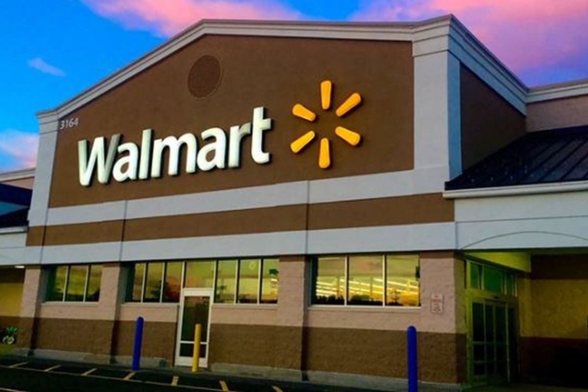 On the eve of the election, Walmart is pulling guns and ammunition from its shelves