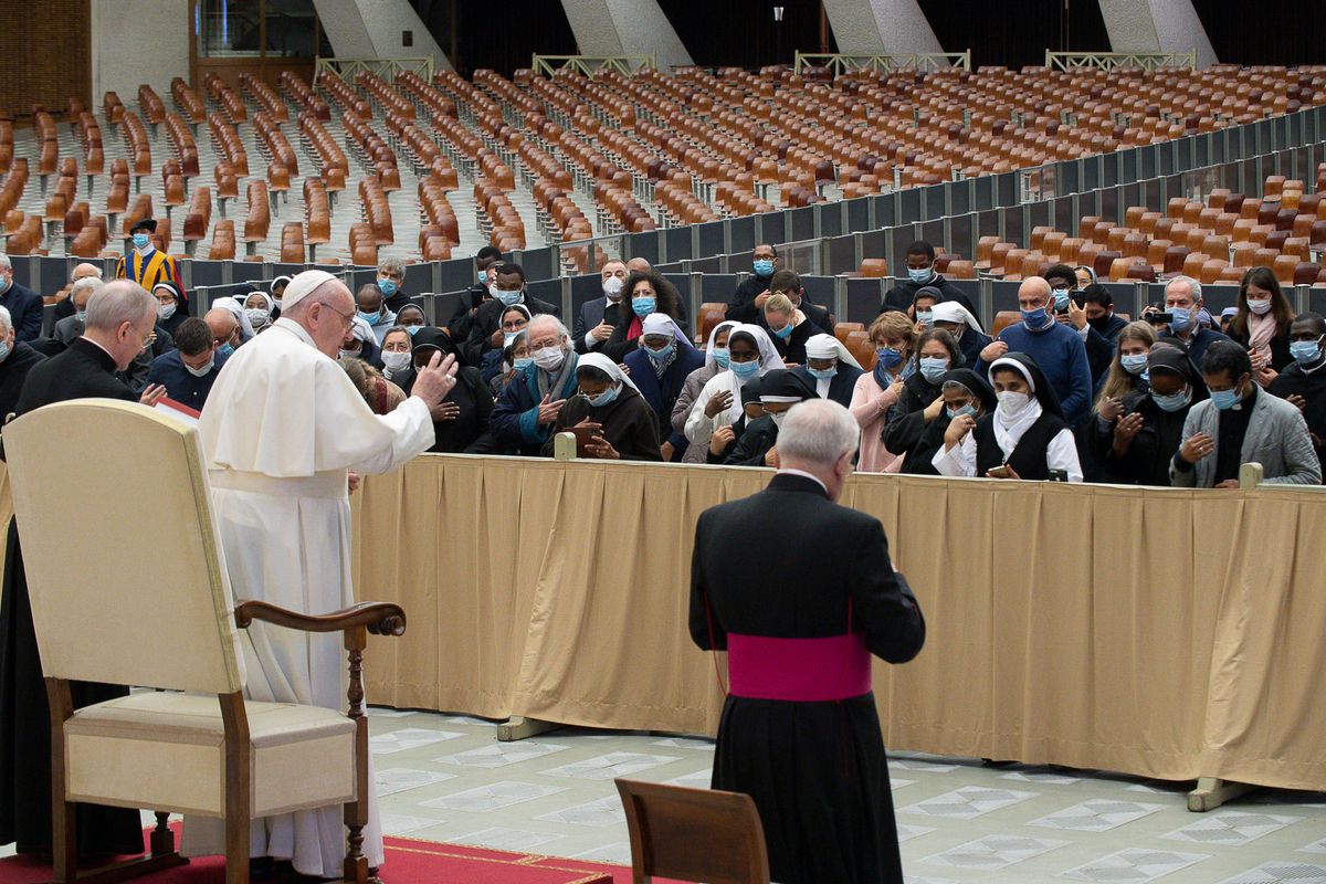 Il Papa ha un problema: confonde i fedeli