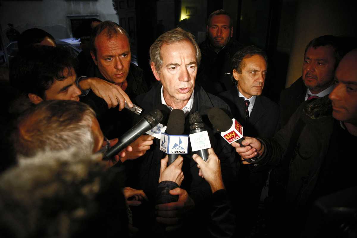 «Arcuri vive in un altro fuso orario»