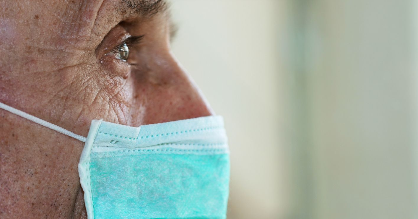 Non sanno più cosa combinare e se la prendono con gli anziani