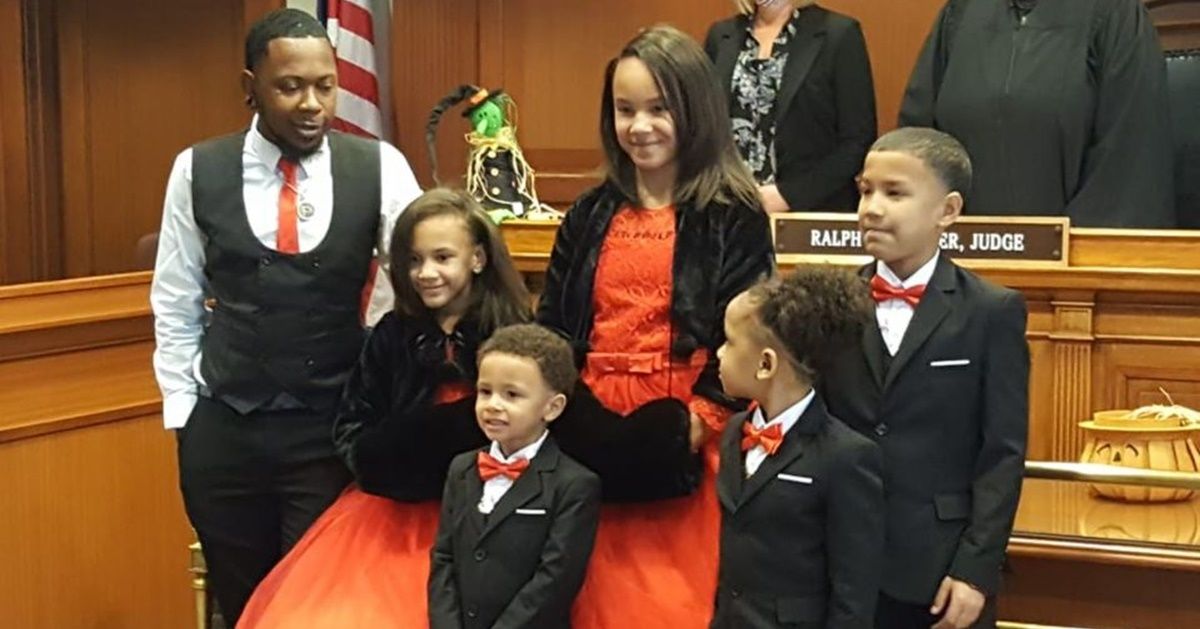 Single Dad Adopts Five Siblings So They'll Never Be Separated Again ...