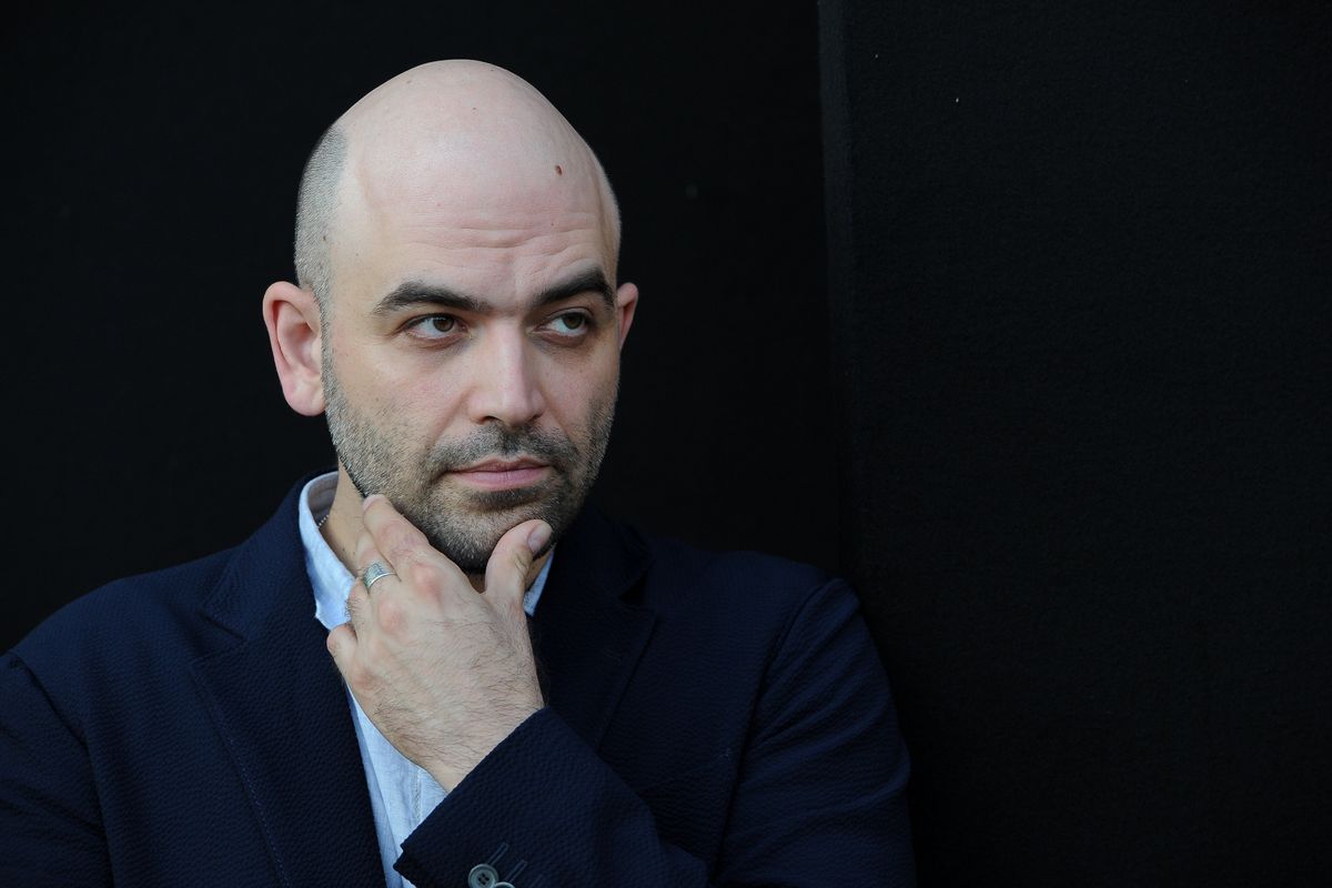 Saviano vuol tornare guru della sinistra e detta la nuova linea: «È l’ora di odiare»