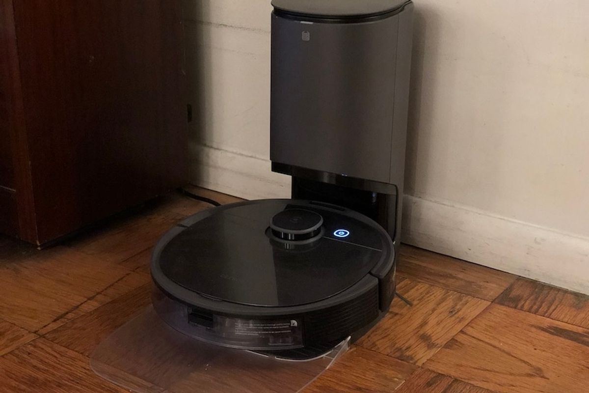 Ecovacs Deebot Ozmo T8 AIVI Review, Robot vacuum cleaner