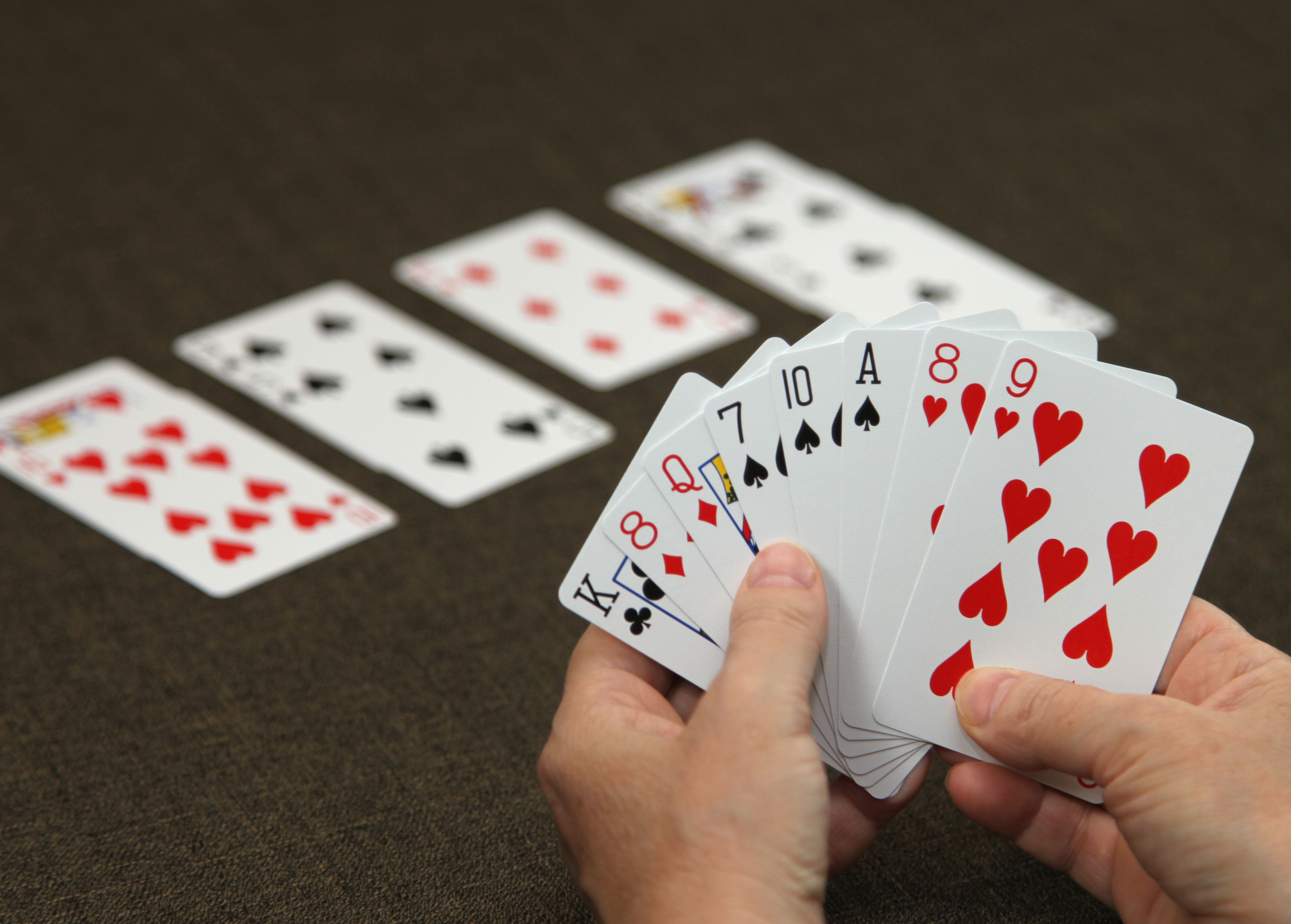 Gli sport con le carte messi in difficoltà dal Covid