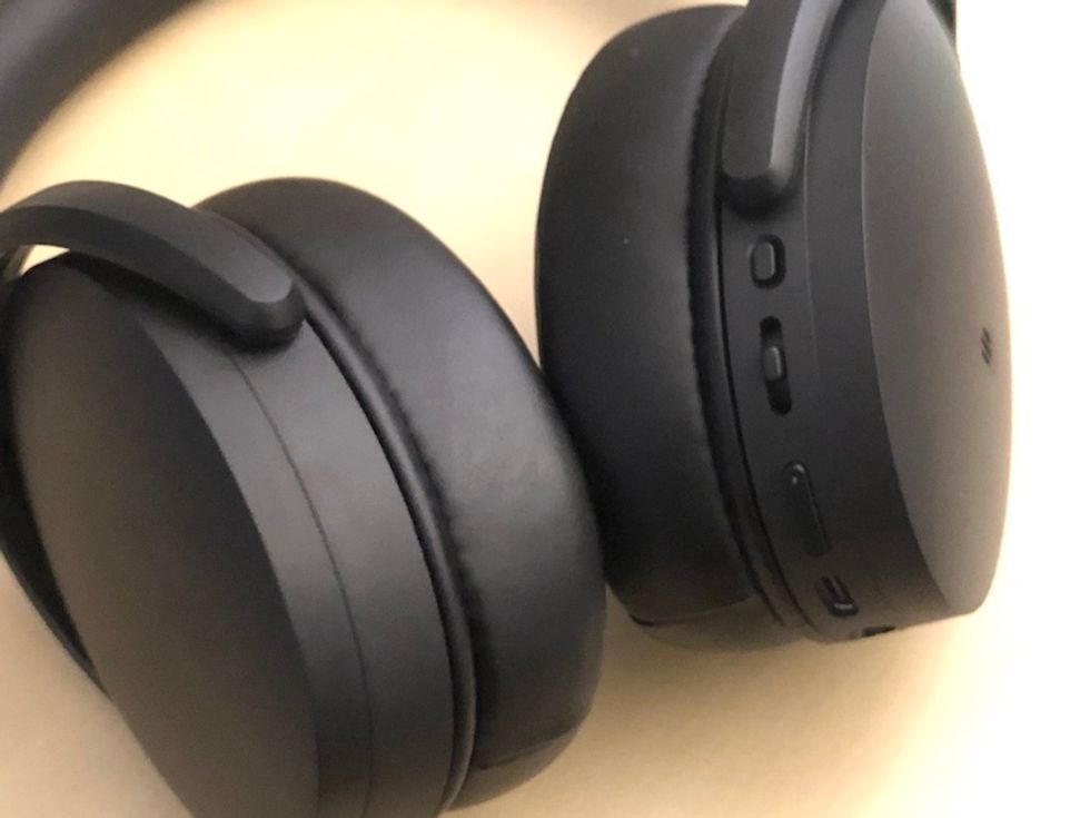 Sennheiser HD 450B wireless headphone