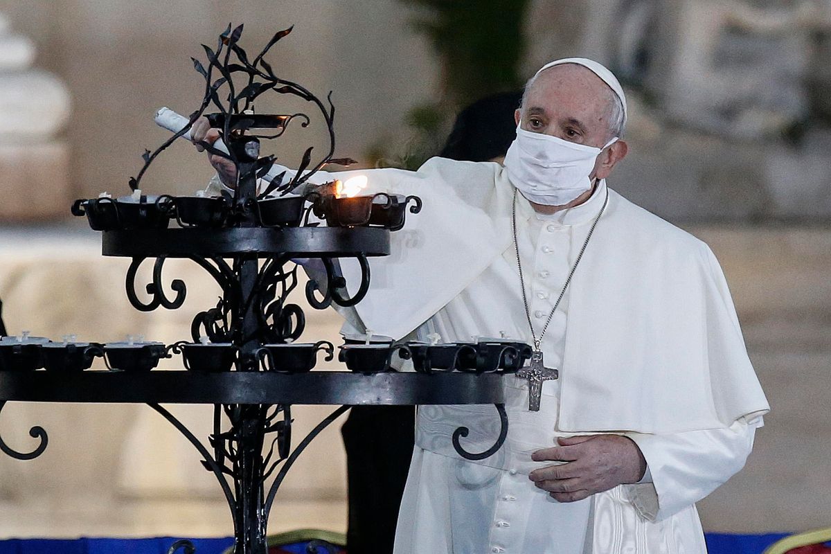«Inutili i proclami contro la pedofilia se il Papa tace sull’omosessualità»