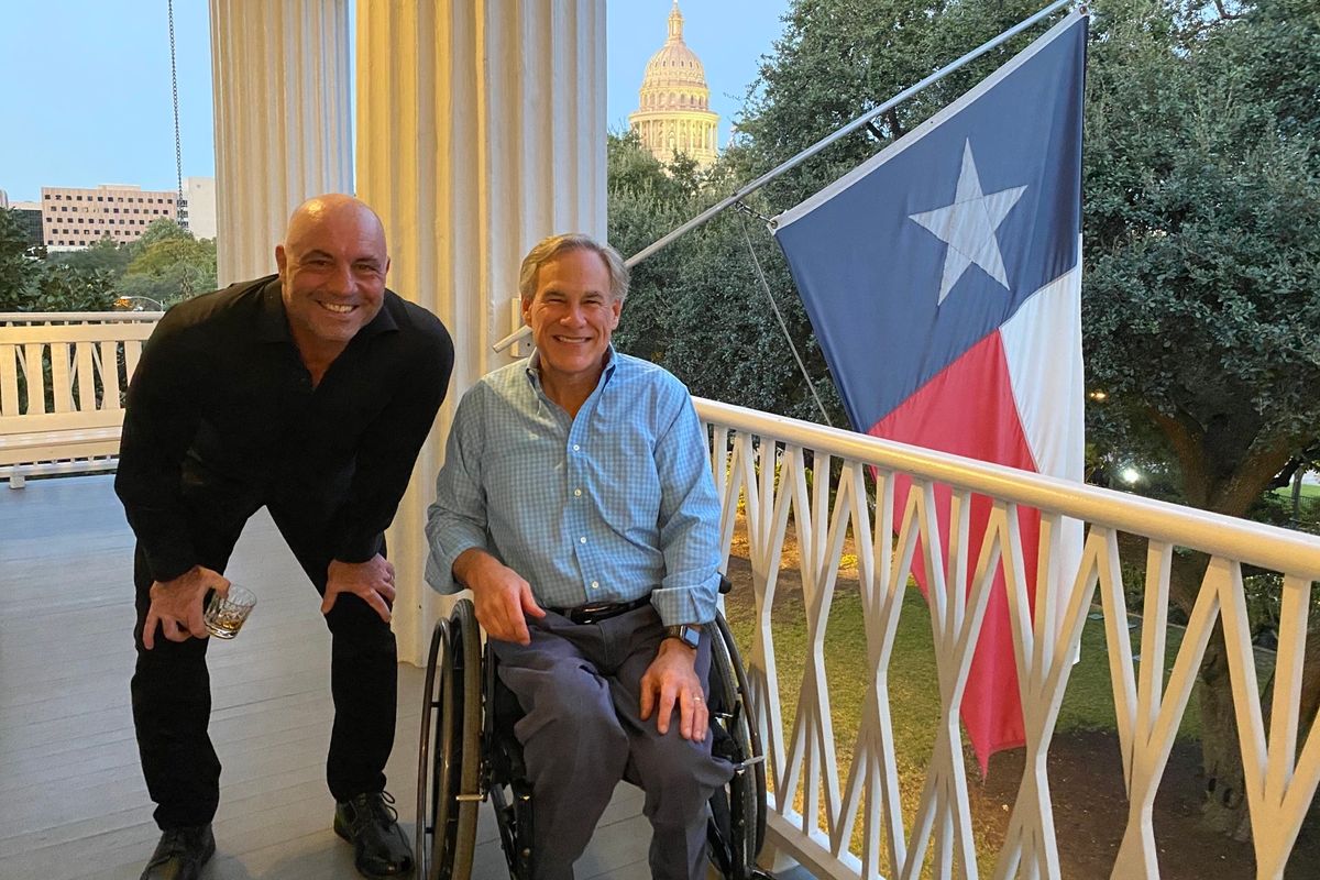 New Austinite Joe Rogan visits the Governor's Mansion