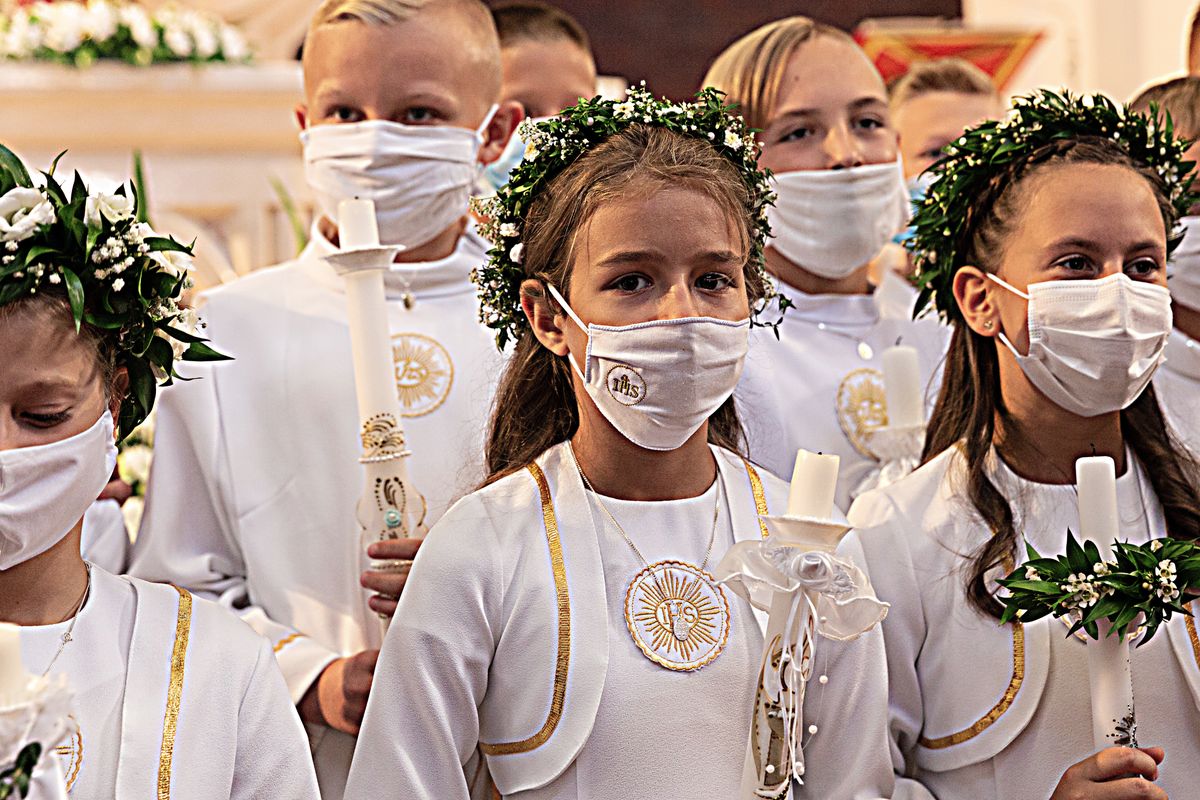 Le funzioni religiose sono sicure però le cresime restano bloccate