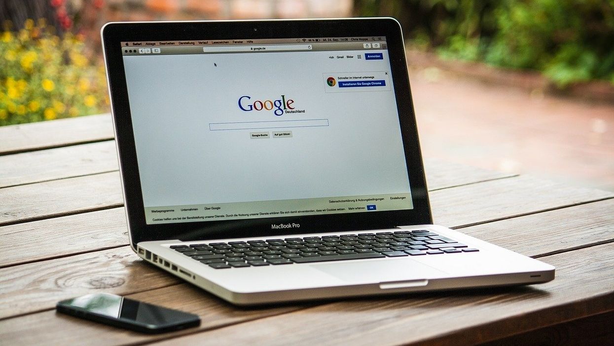 People Recall Their Least Favorite Internet Trends