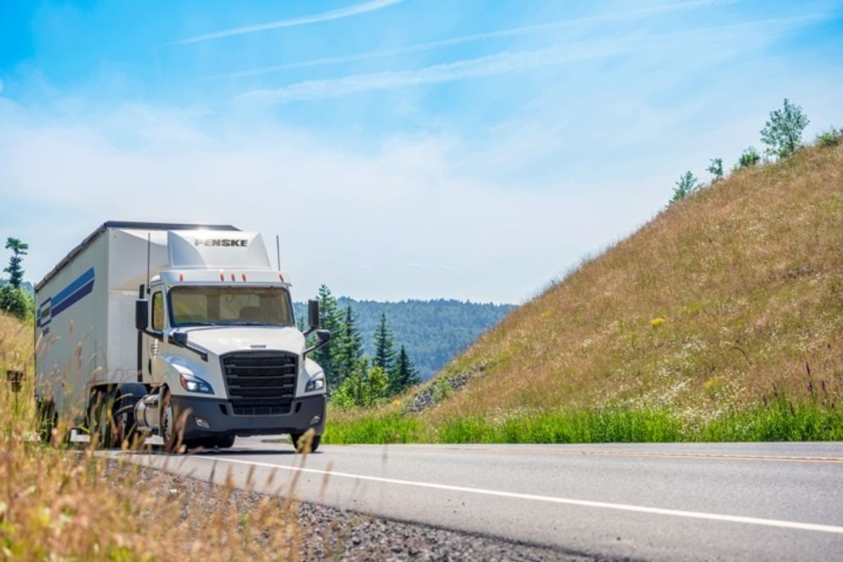 penske logistics truck on road