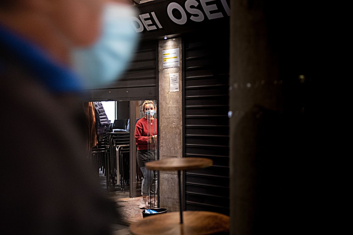 I locali reagiscono al coprifuoco